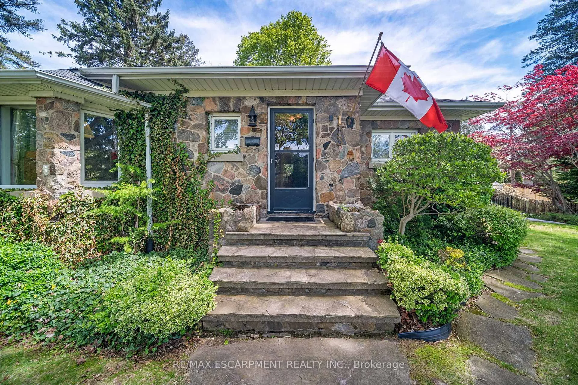Photo 9 of 133 McCall Crescent, Norfolk, Simcoe — HOMEH
