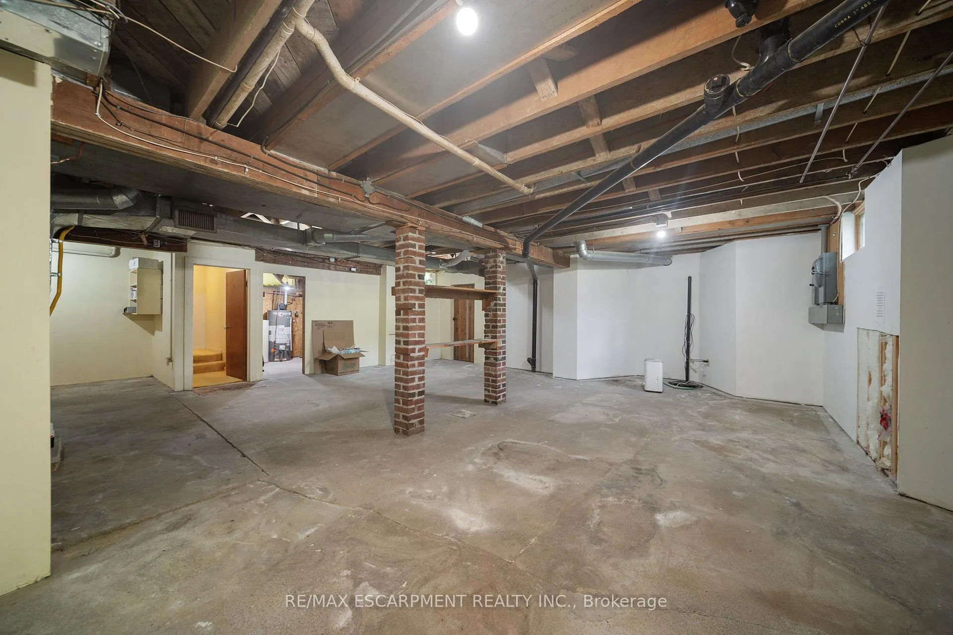 Photo 40 of 133 McCall Crescent, Norfolk, Simcoe — HOMEH