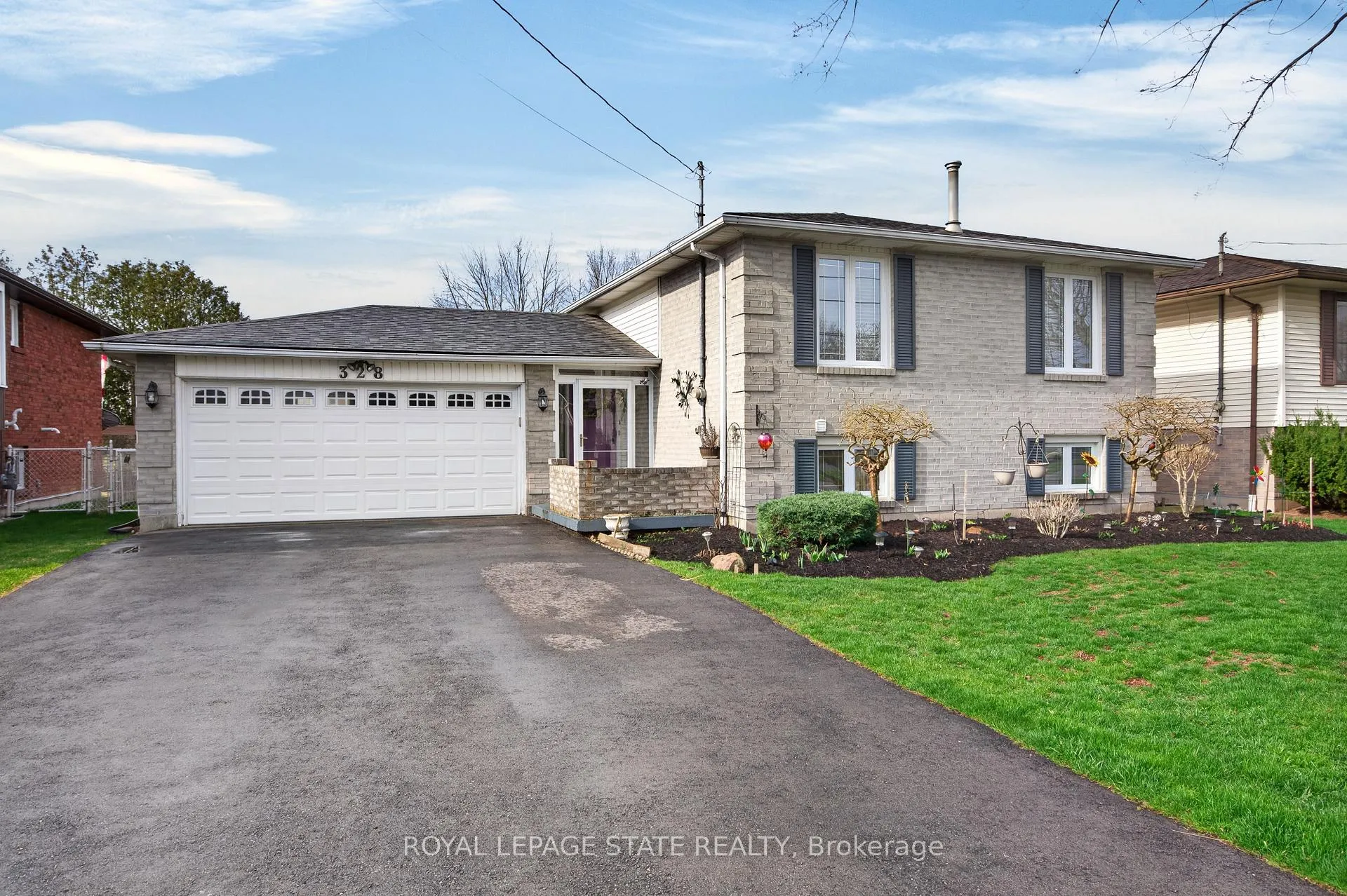 Photo 4 of 328 MacCrae Drive, Haldimand — HOMEH