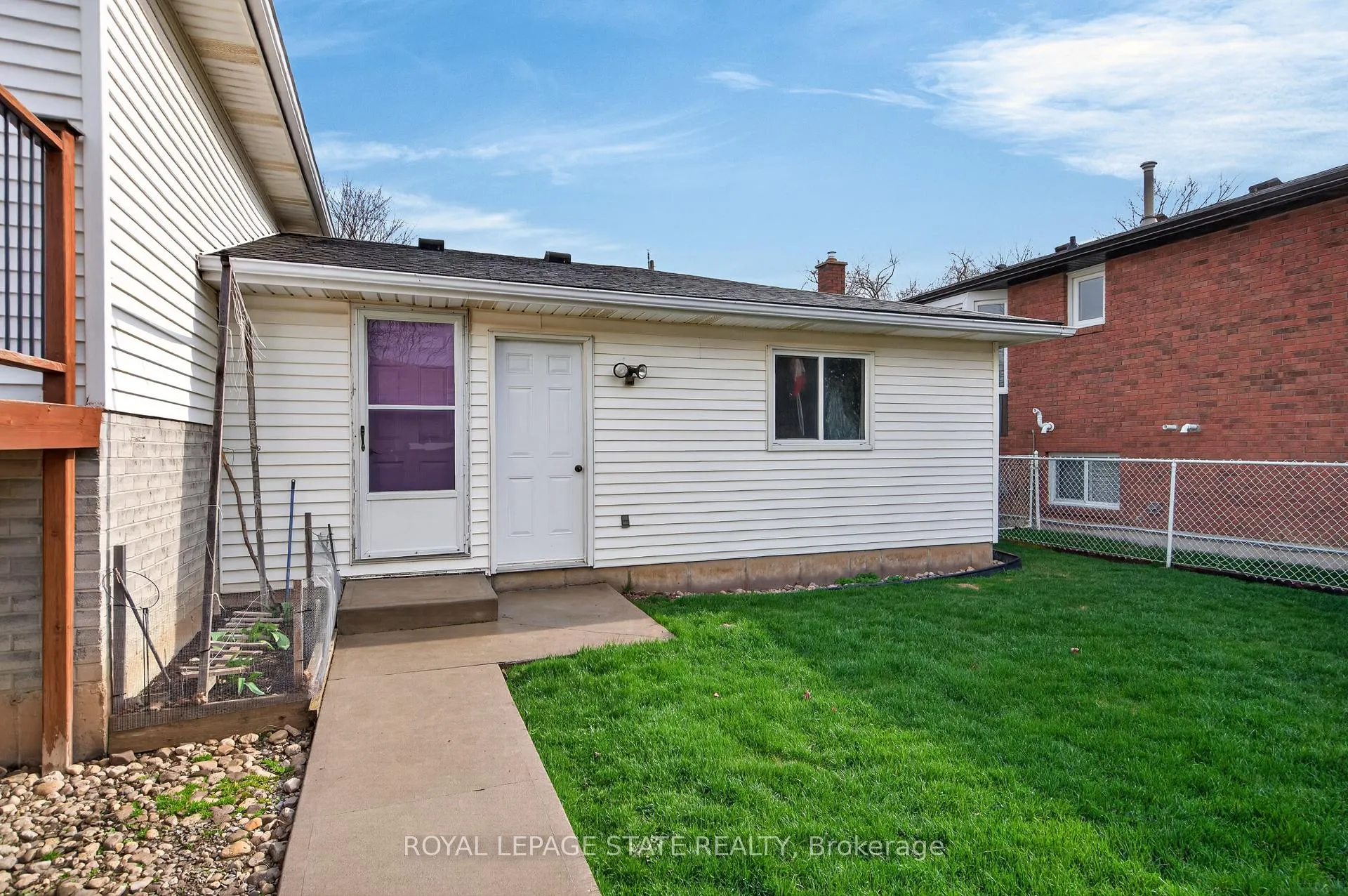 Photo 42 of 328 MacCrae Drive, Haldimand — HOMEH