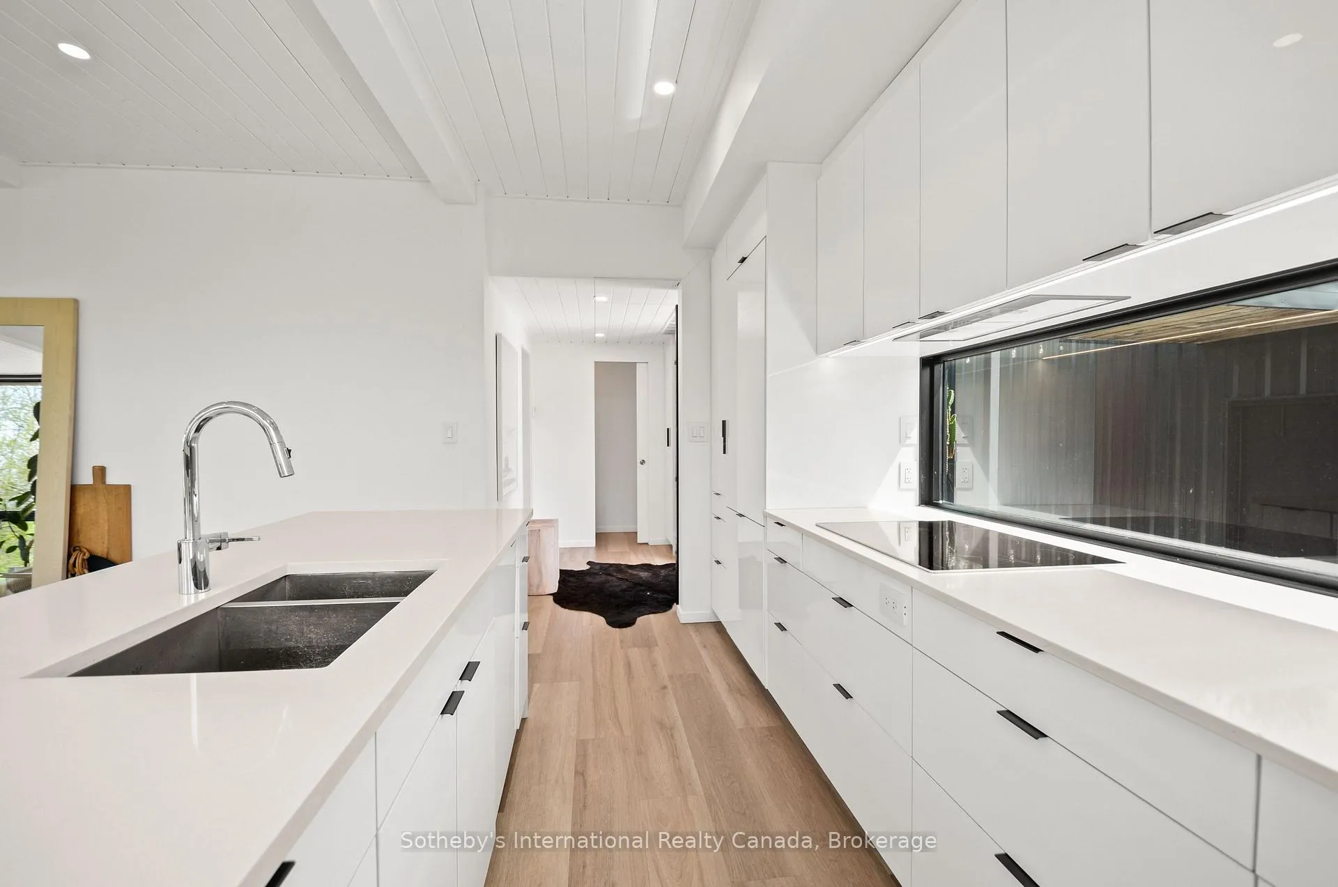 Photo 3 of 10 Eureka Street, Lambton Shores, Forest — HOMEH