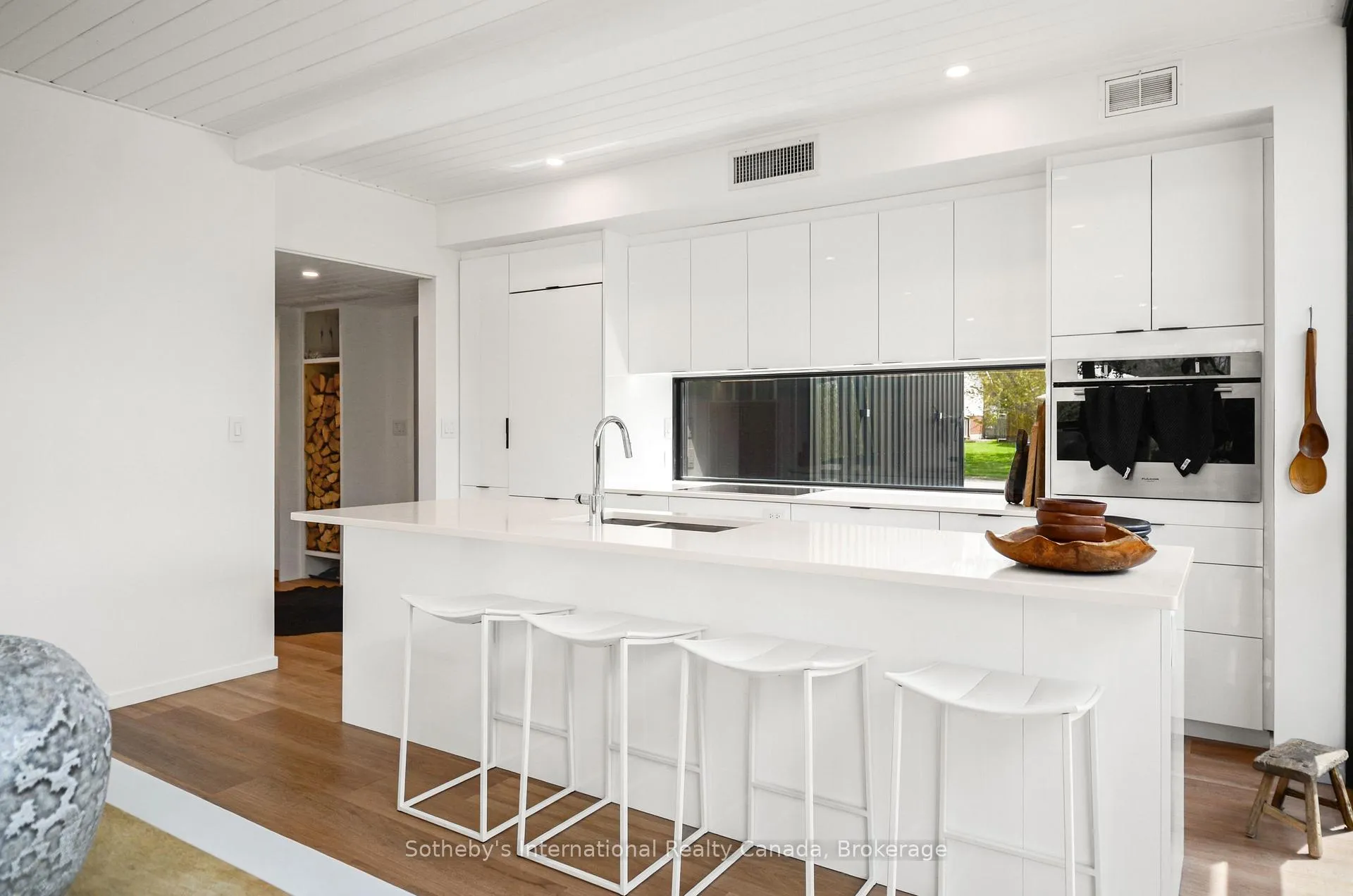 Photo 4 of 10 Eureka Street, Lambton Shores, Forest — HOMEH