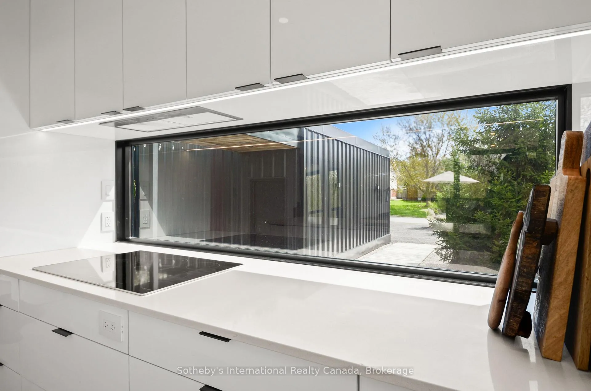 Photo 5 of 10 Eureka Street, Lambton Shores, Forest — HOMEH