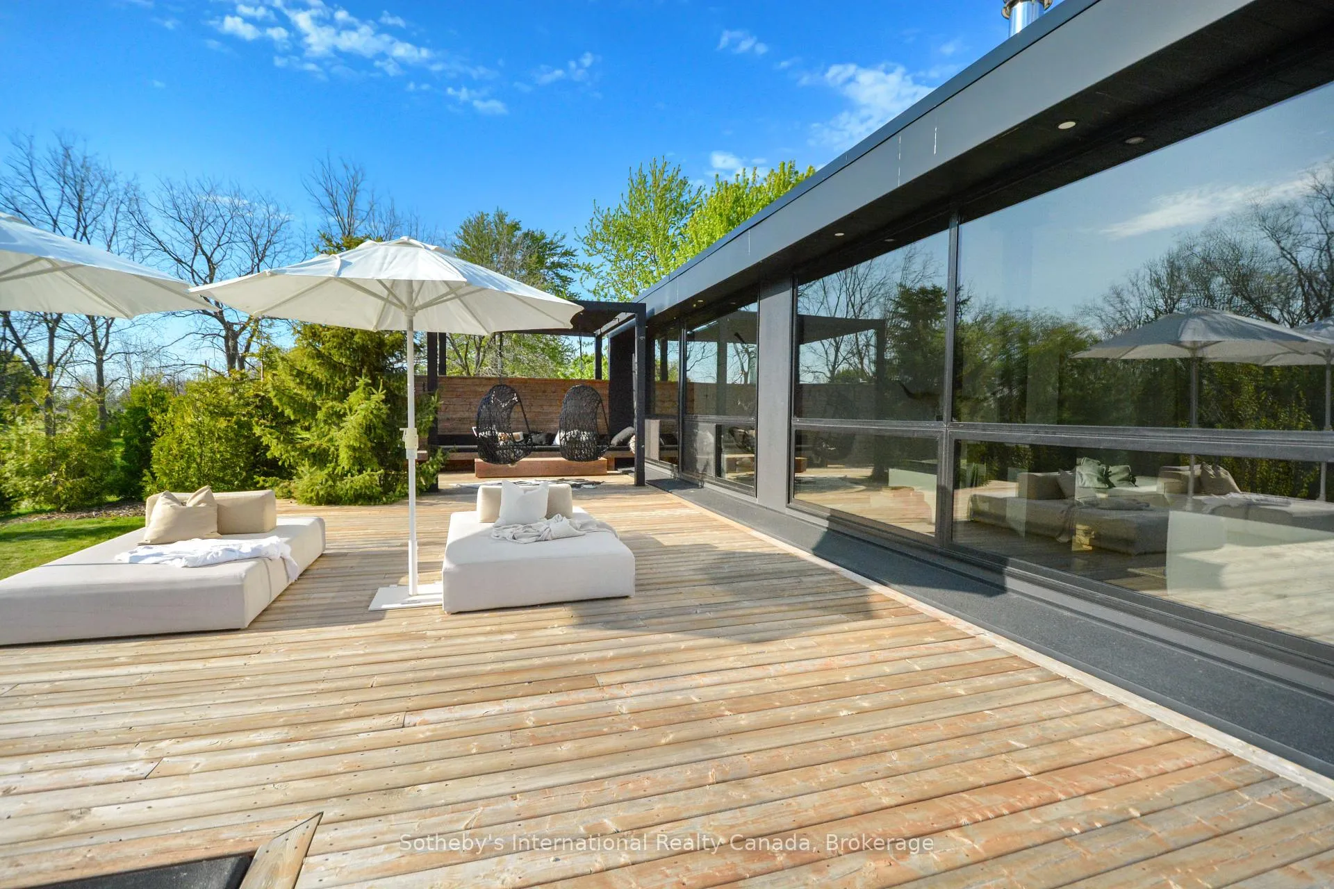 Photo 12 of 10 Eureka Street, Lambton Shores, Forest — HOMEH