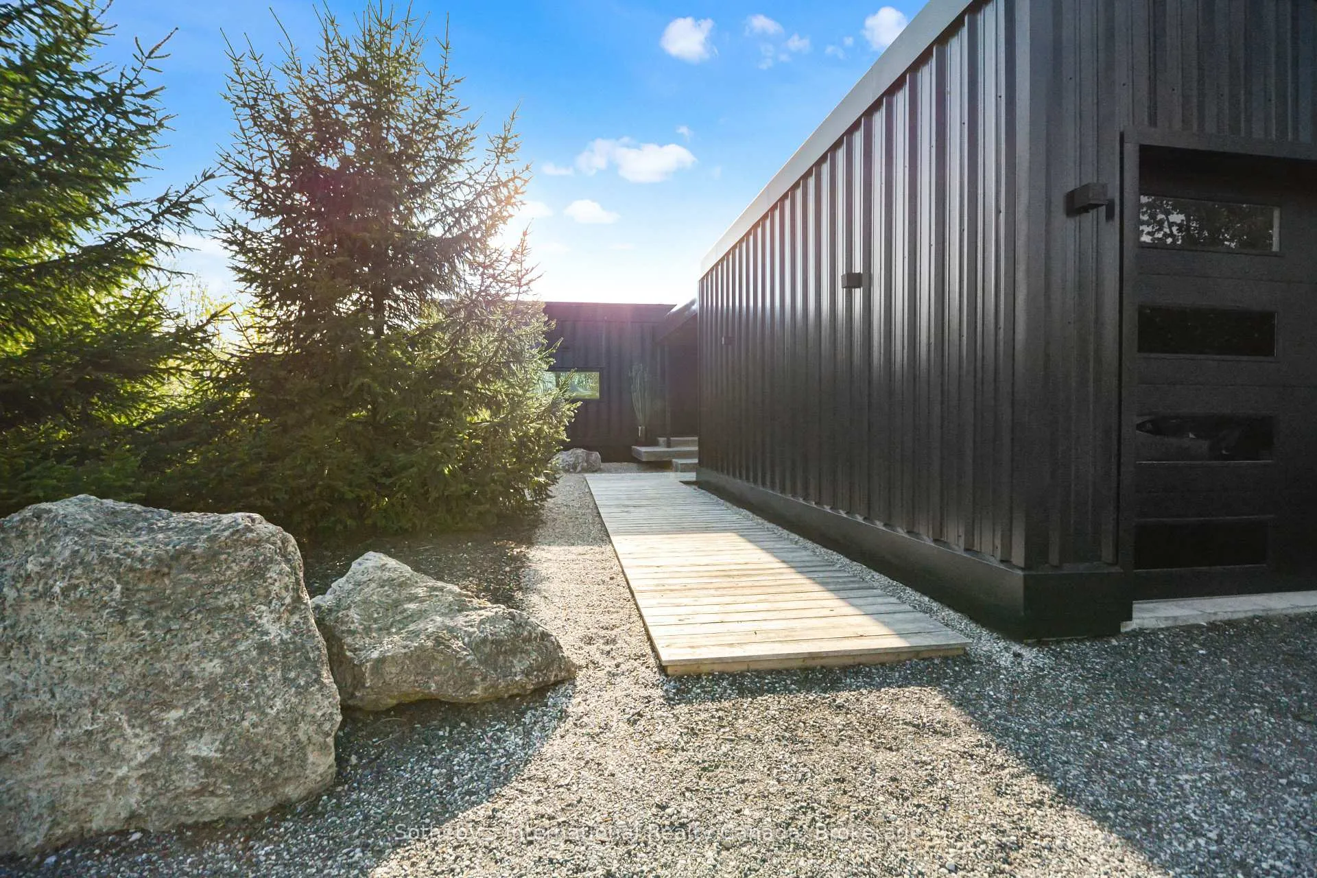 Photo 34 of 10 Eureka Street, Lambton Shores, Forest — HOMEH