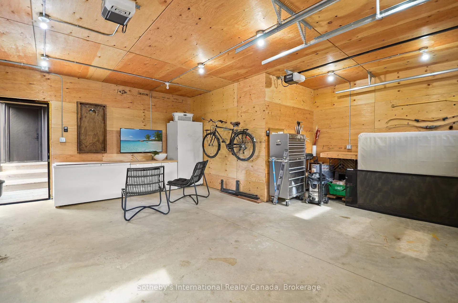 Photo 42 of 10 Eureka Street, Lambton Shores, Forest — HOMEH