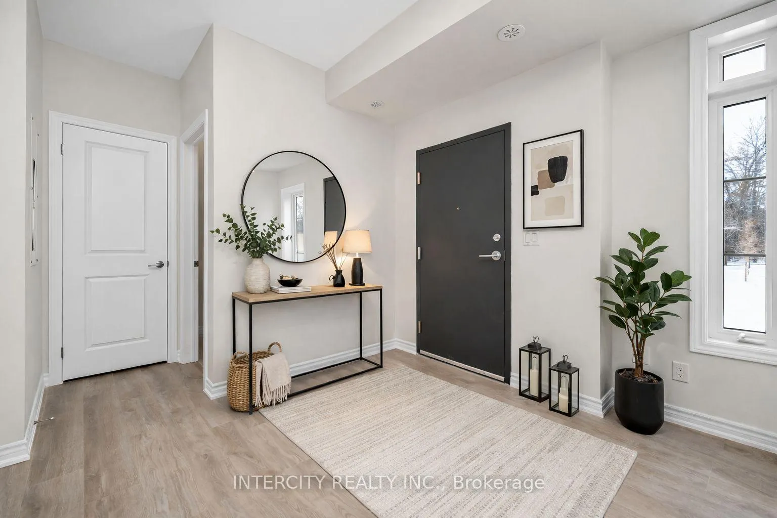 Photo 4 of Unit 43Z, 2 Savvy Lane, Caledon, Rural Caledon — HOMEH