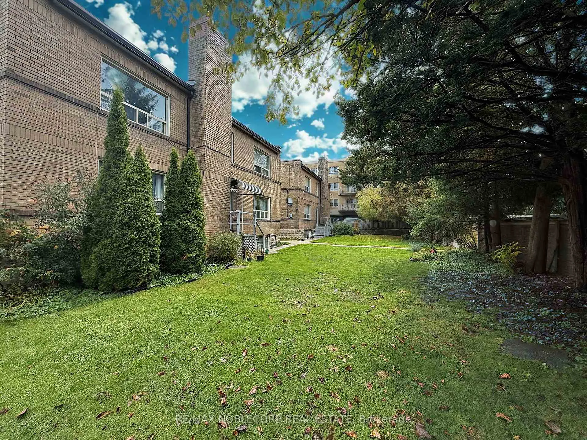 Photo 12 of Unit 1, 1377 Bayview Avenue, Toronto, Leaside — HOMEH