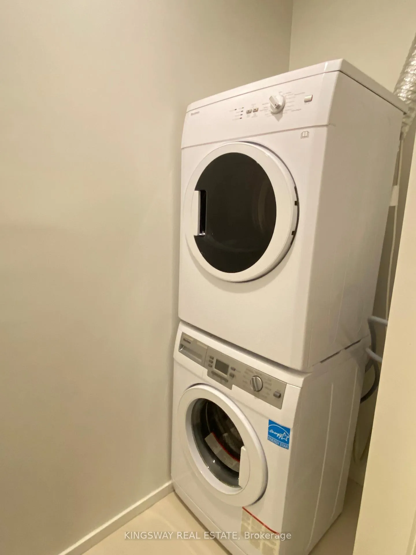 Photo 3 of Unit 1004, 1 Bloor Street E, Toronto, Church-Yonge Corridor — HOMEH