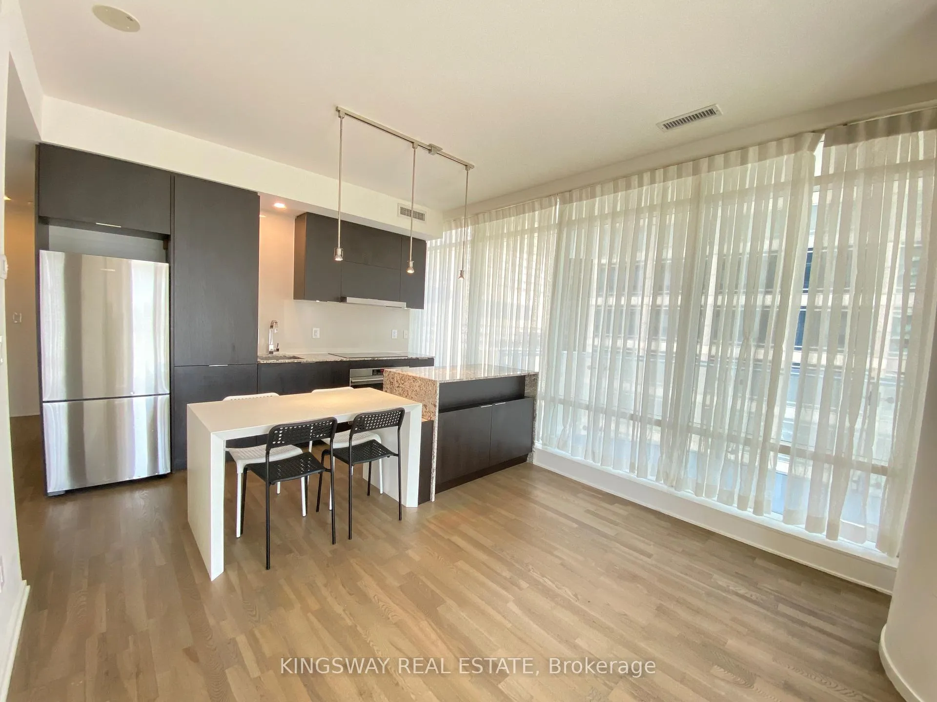 Photo 13 of Unit 1004, 1 Bloor Street E, Toronto, Church-Yonge Corridor — HOMEH