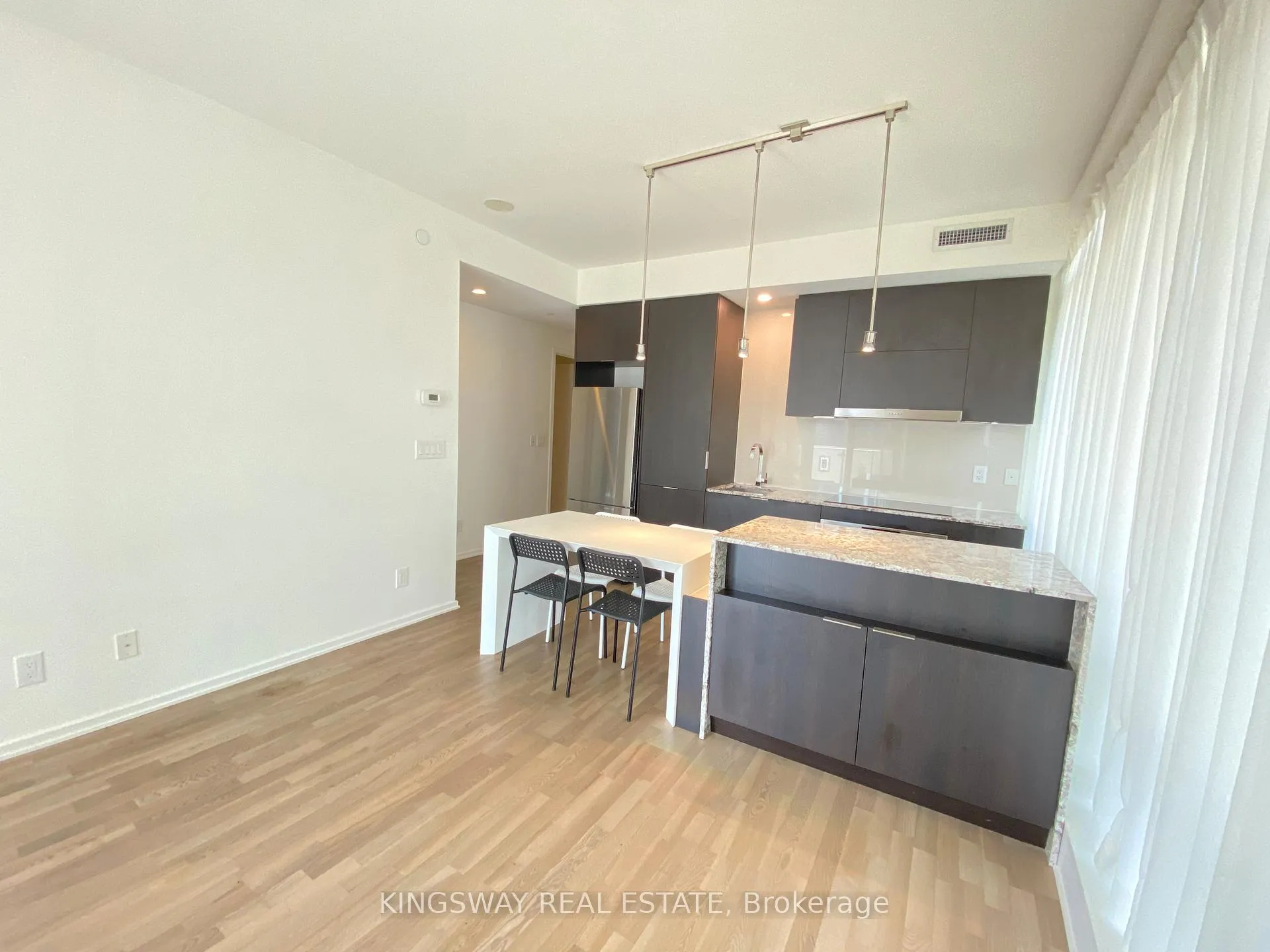 Photo 14 of Unit 1004, 1 Bloor Street E, Toronto, Church-Yonge Corridor — HOMEH