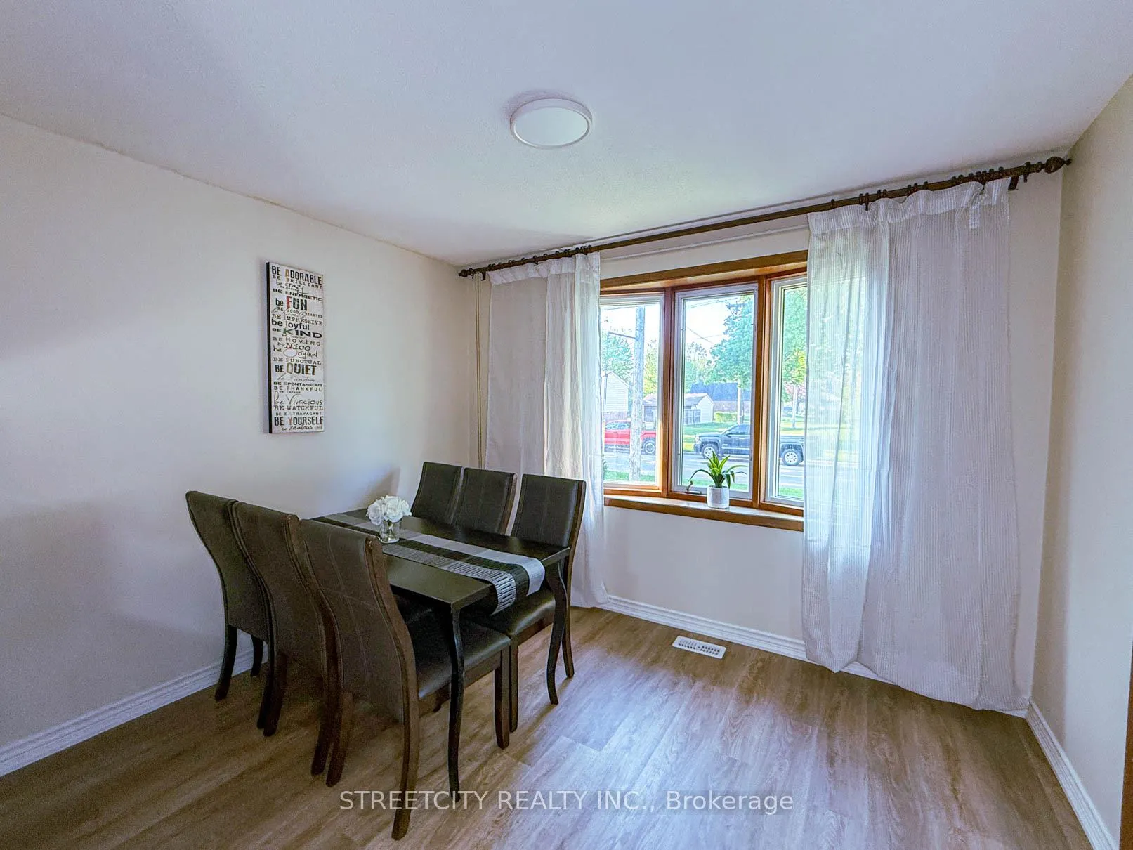 Photo 2 of 785 Ross Avenue, Sarnia — HOMEH