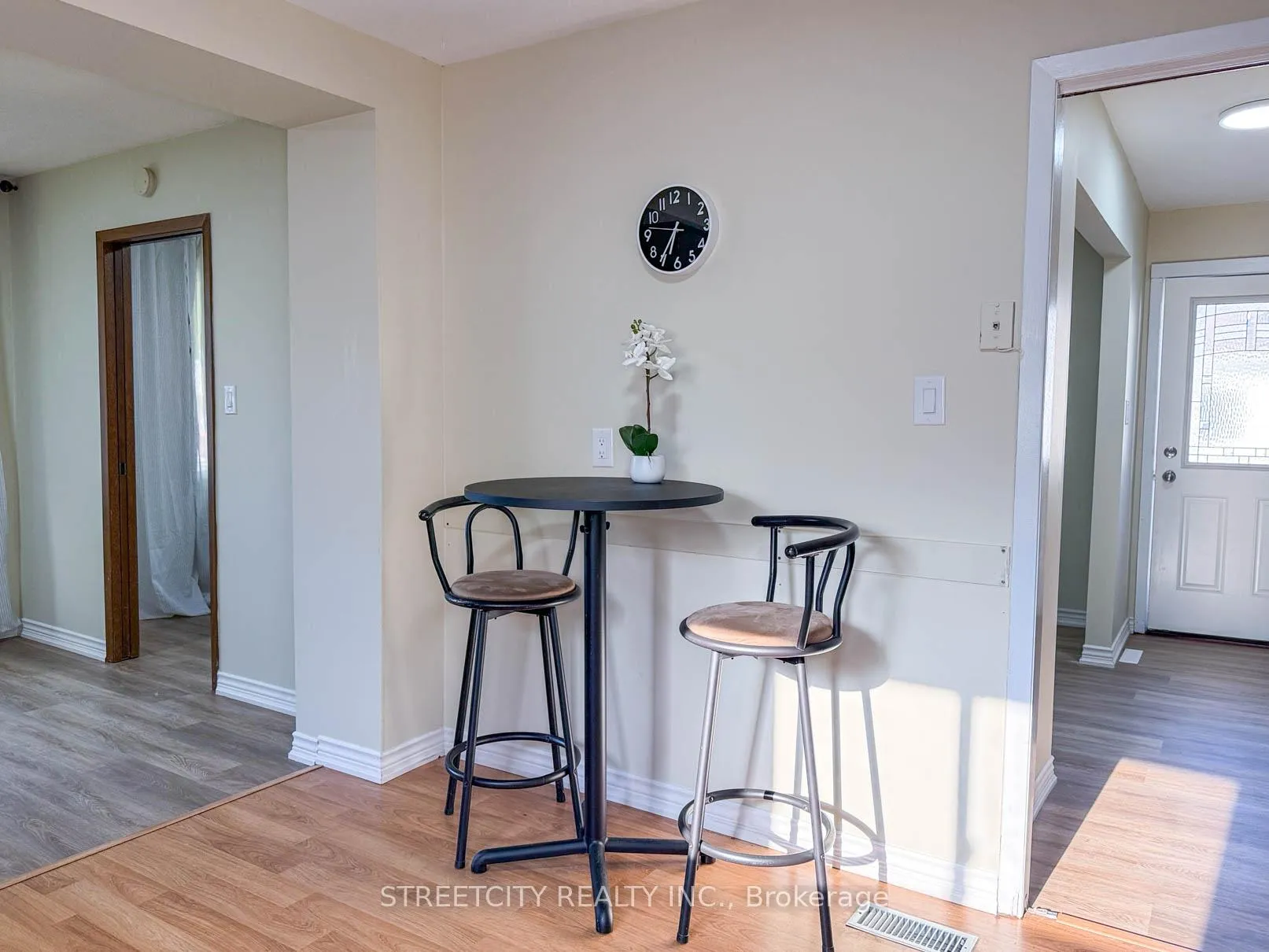 Photo 4 of 785 Ross Avenue, Sarnia — HOMEH