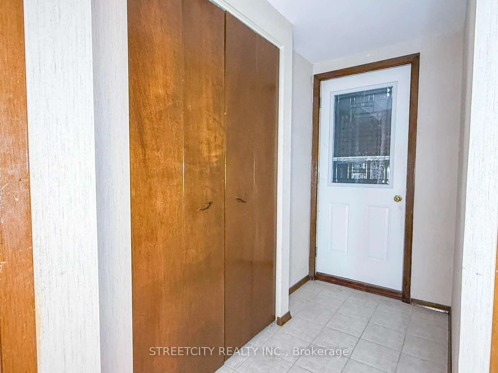Photo 12 of 785 Ross Avenue, Sarnia — HOMEH
