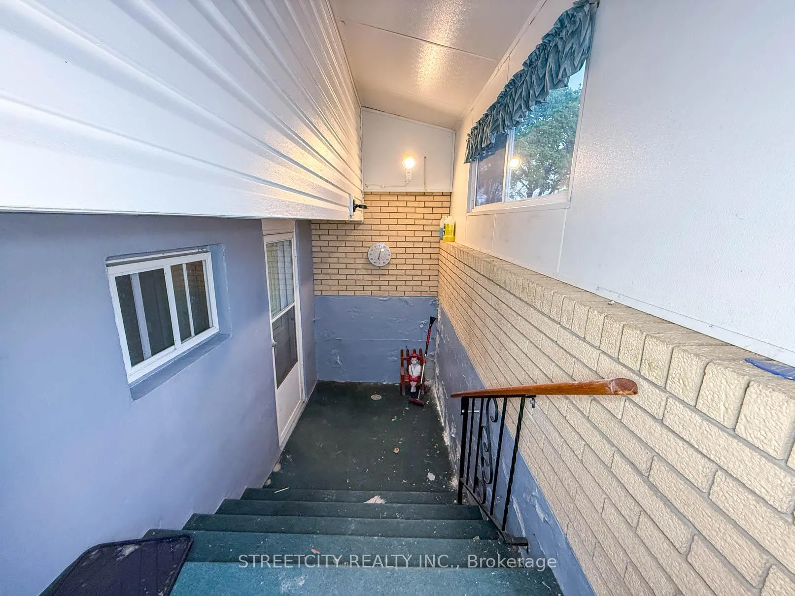 Photo 19 of 785 Ross Avenue, Sarnia — HOMEH