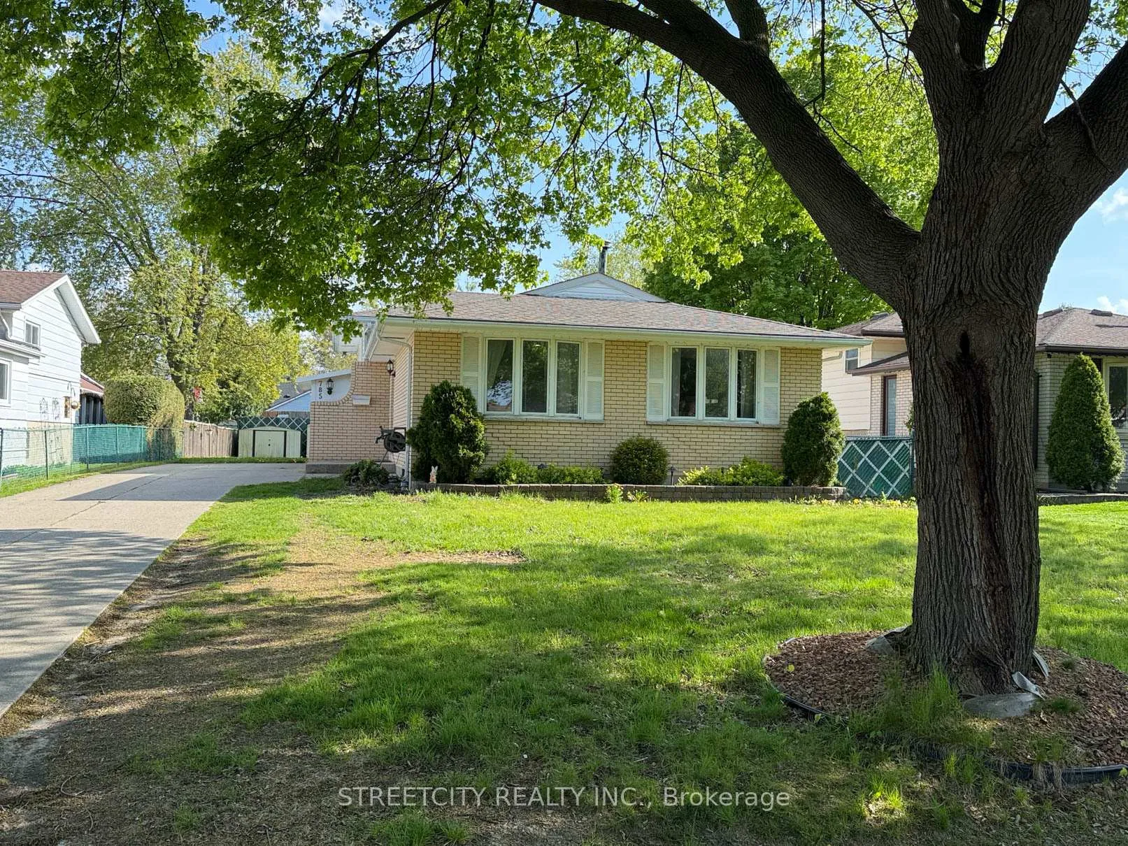 Photo 23 of 785 Ross Avenue, Sarnia — HOMEH