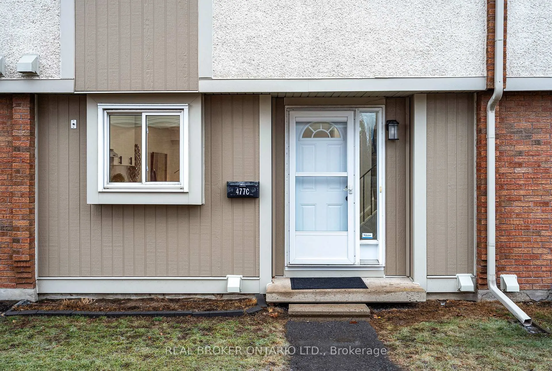 Photo 3 of Unit C, 477 Moodie Drive, Ottawa, Arbeatha Park — HOMEH