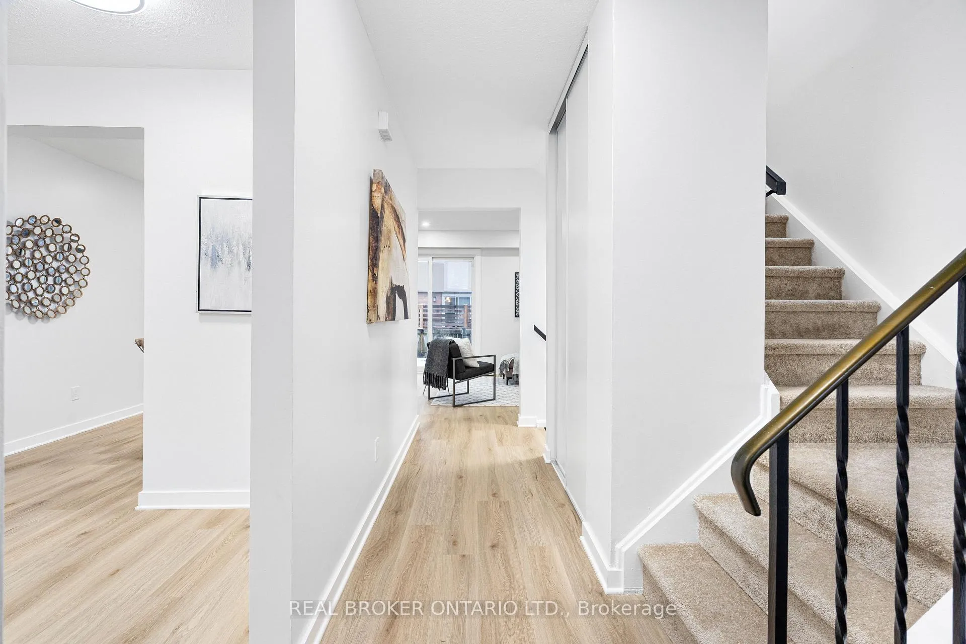 Photo 6 of Unit C, 477 Moodie Drive, Ottawa, Arbeatha Park — HOMEH