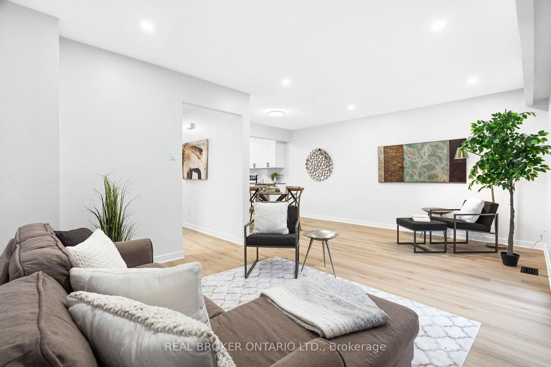Photo 12 of Unit C, 477 Moodie Drive, Ottawa, Arbeatha Park — HOMEH