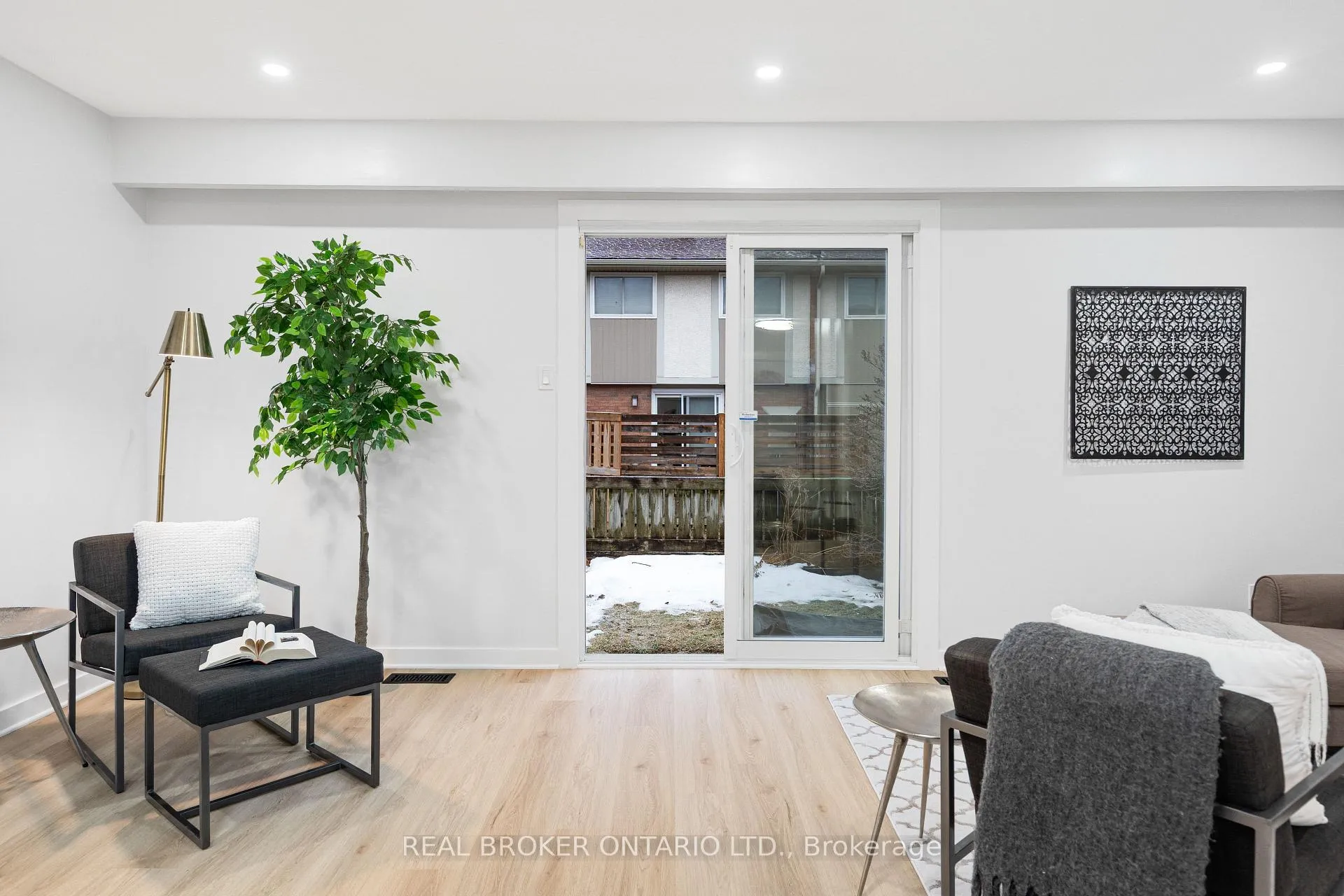 Photo 39 of Unit C, 477 Moodie Drive, Ottawa, Arbeatha Park — HOMEH