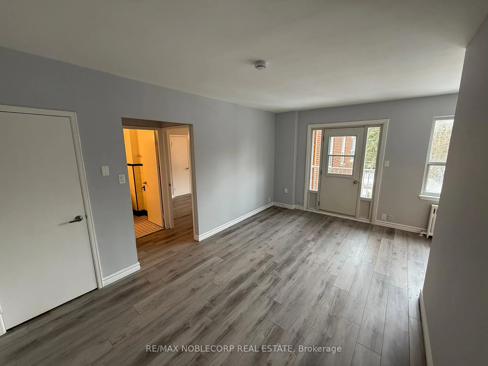 Photo 4 of Unit 212, 1315 Bayview Avenue, Toronto, Leaside — HOMEH