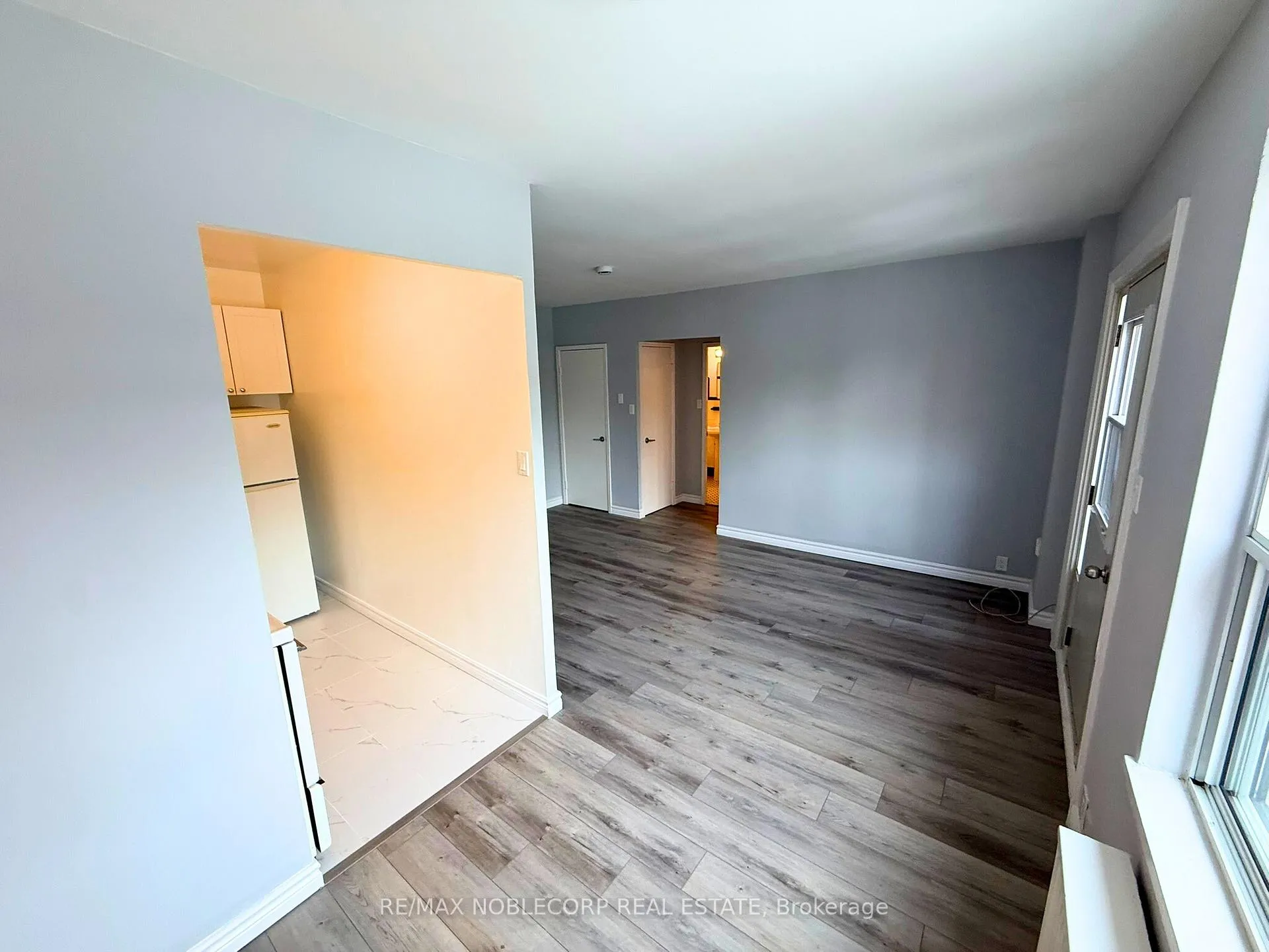 Photo 6 of Unit 212, 1315 Bayview Avenue, Toronto, Leaside — HOMEH