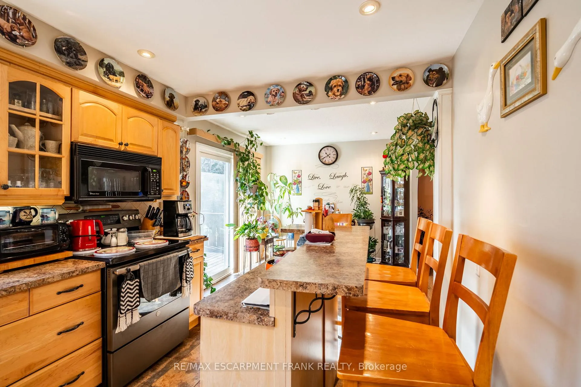 Photo 17 of 75 Hanover Place, Hamilton, Vincent — HOMEH