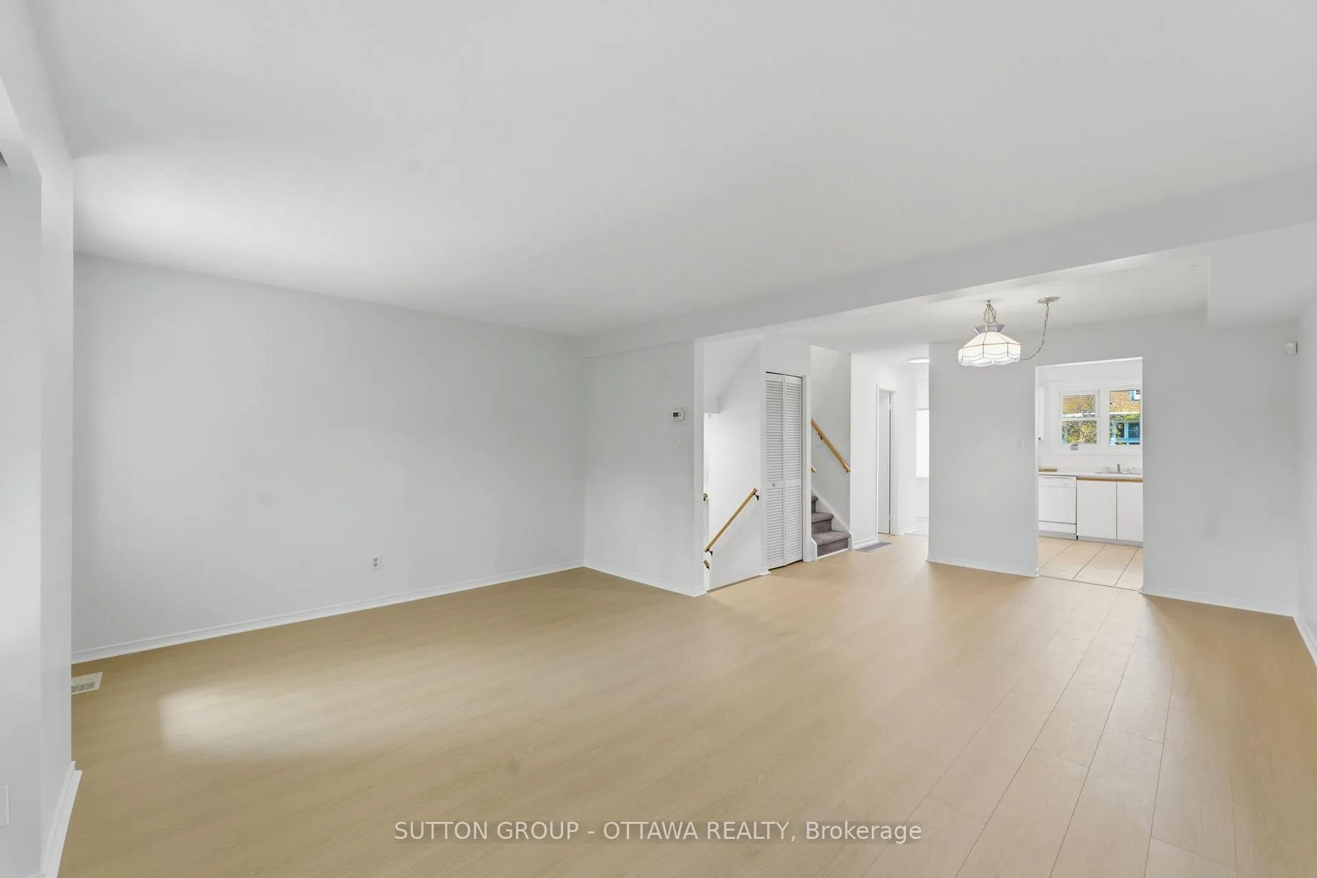 Photo 3 of Unit 54, 920 Dynes Road, Ottawa, Carleton Square — HOMEH