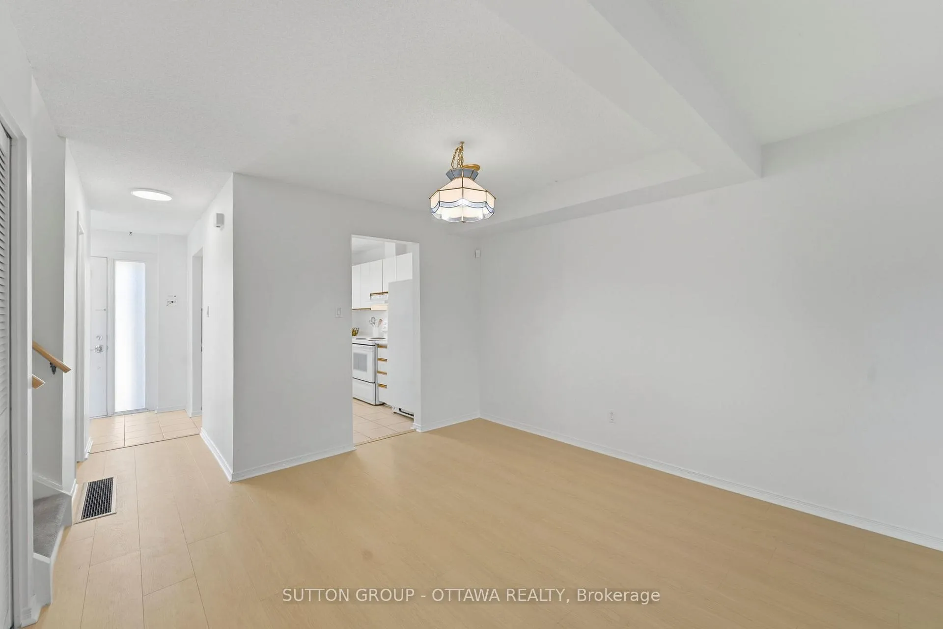 Photo 4 of Unit 54, 920 Dynes Road, Ottawa, Carleton Square — HOMEH