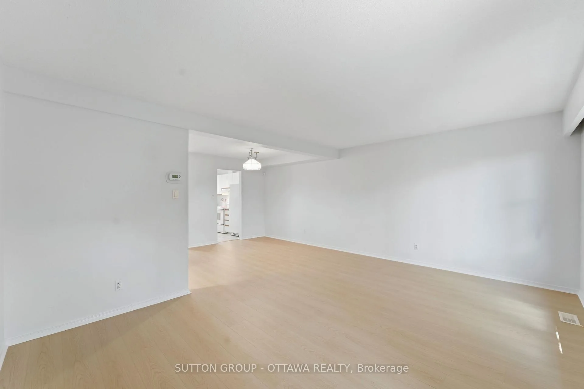 Photo 5 of Unit 54, 920 Dynes Road, Ottawa, Carleton Square — HOMEH
