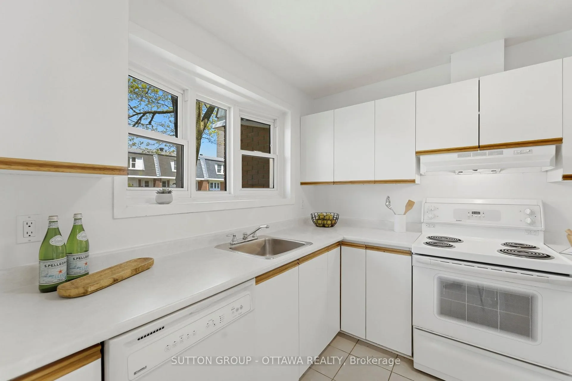 Photo 9 of Unit 54, 920 Dynes Road, Ottawa, Carleton Square — HOMEH