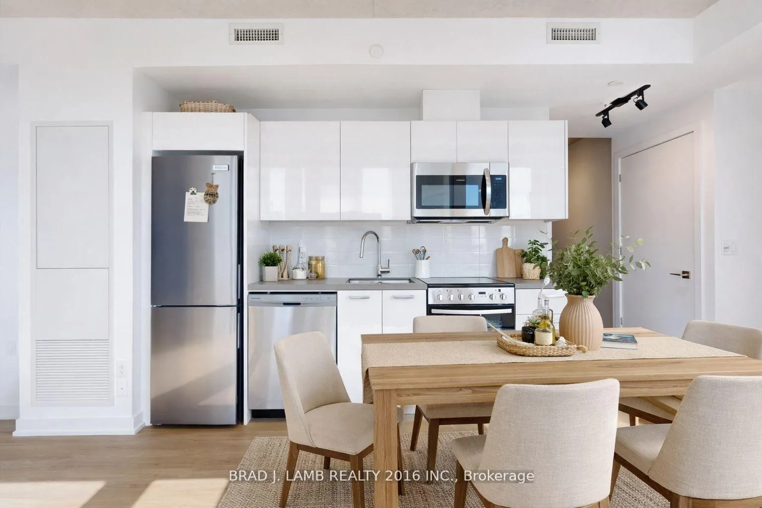 Photo 2 of Unit 2505, 284 King Street E, Toronto, Moss Park — HOMEH