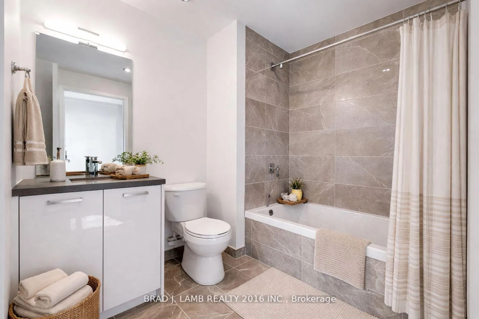 Photo 4 of Unit 2505, 284 King Street E, Toronto, Moss Park — HOMEH