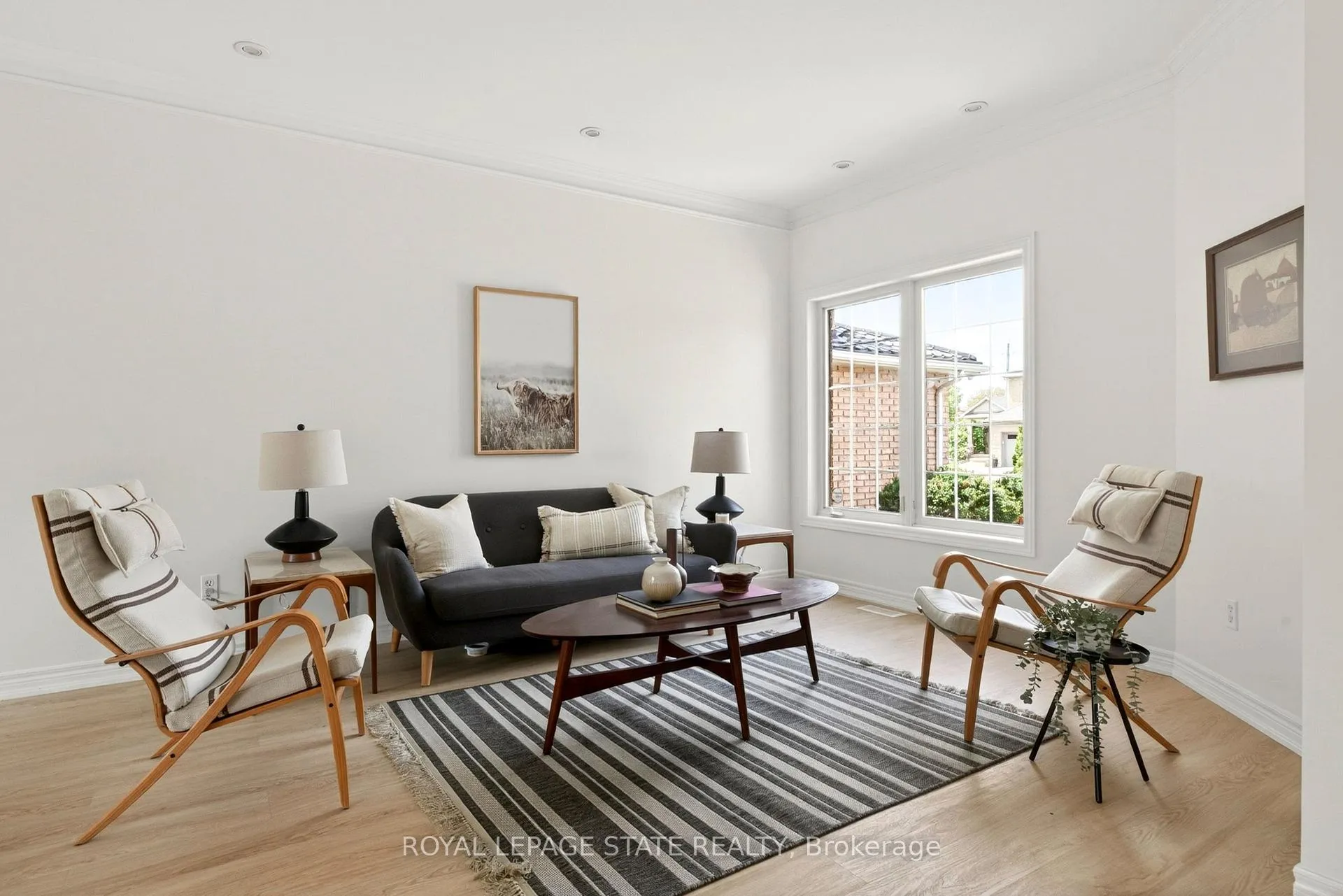 Photo 5 of 39 Distin Drive, Hamilton, Crerar — HOMEH