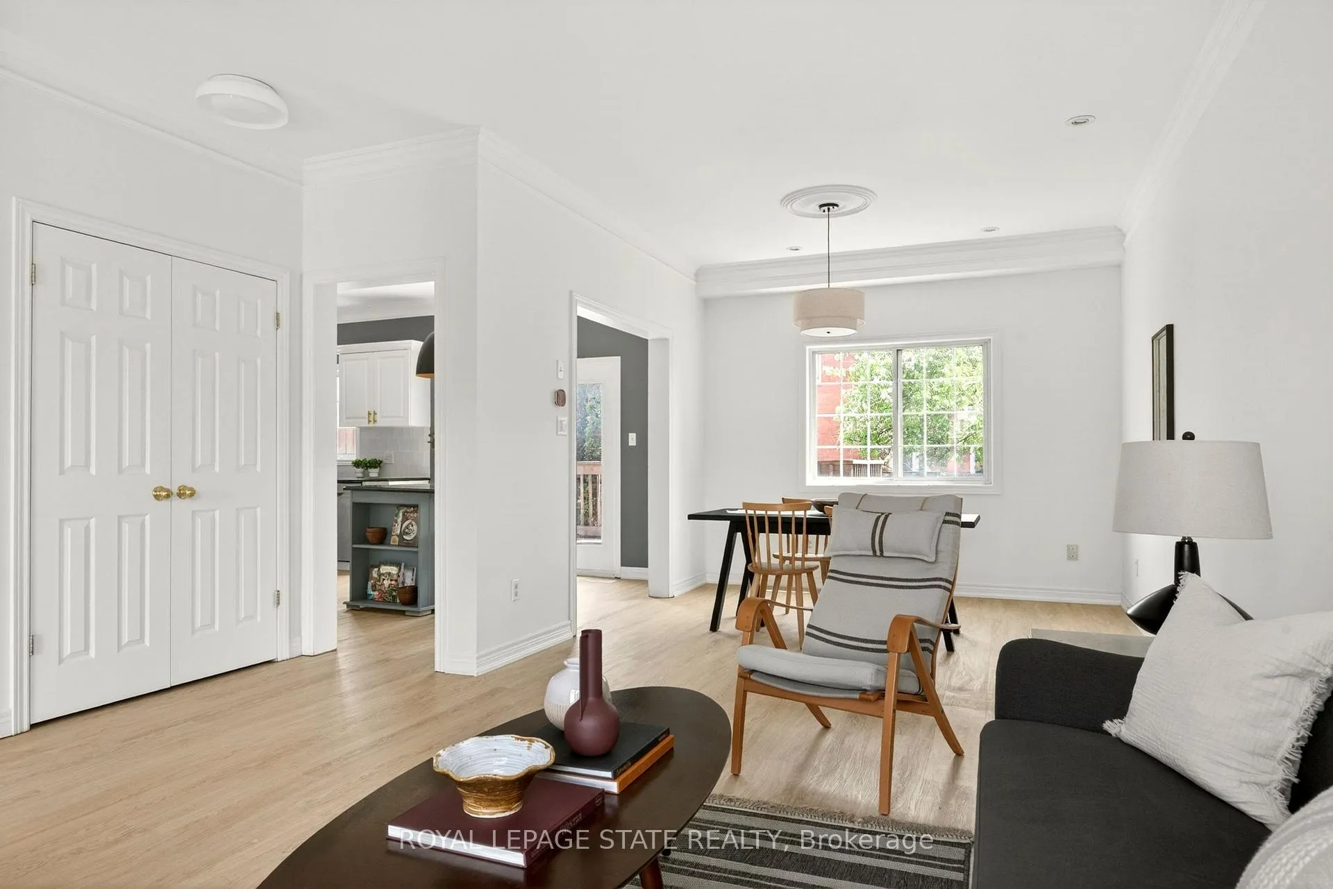 Photo 8 of 39 Distin Drive, Hamilton, Crerar — HOMEH