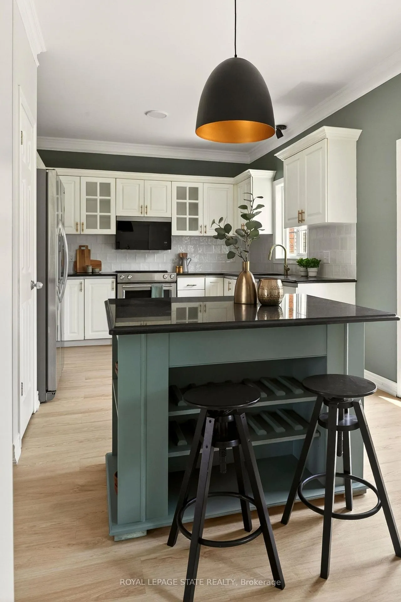 Photo 15 of 39 Distin Drive, Hamilton, Crerar — HOMEH