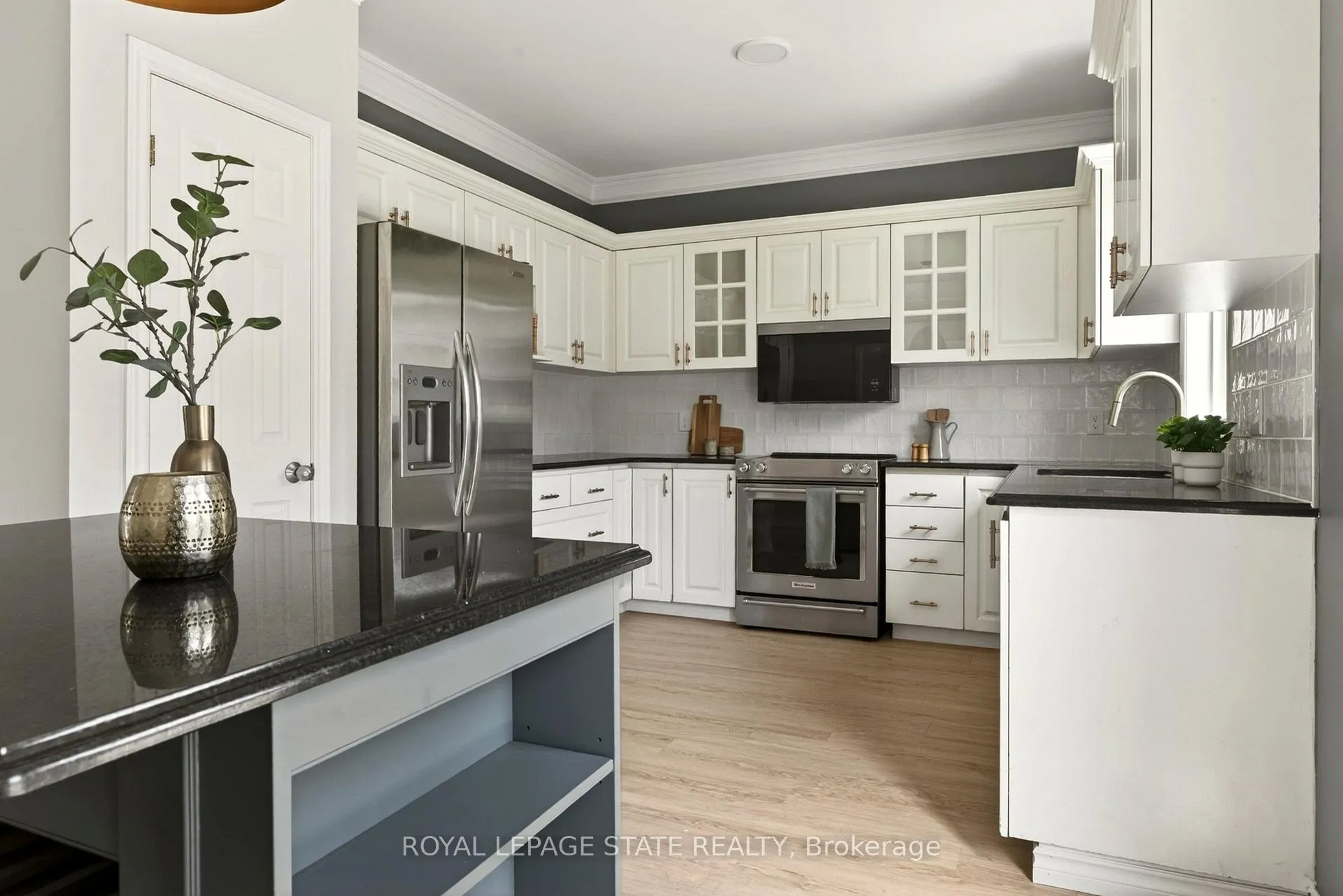 Photo 16 of 39 Distin Drive, Hamilton, Crerar — HOMEH