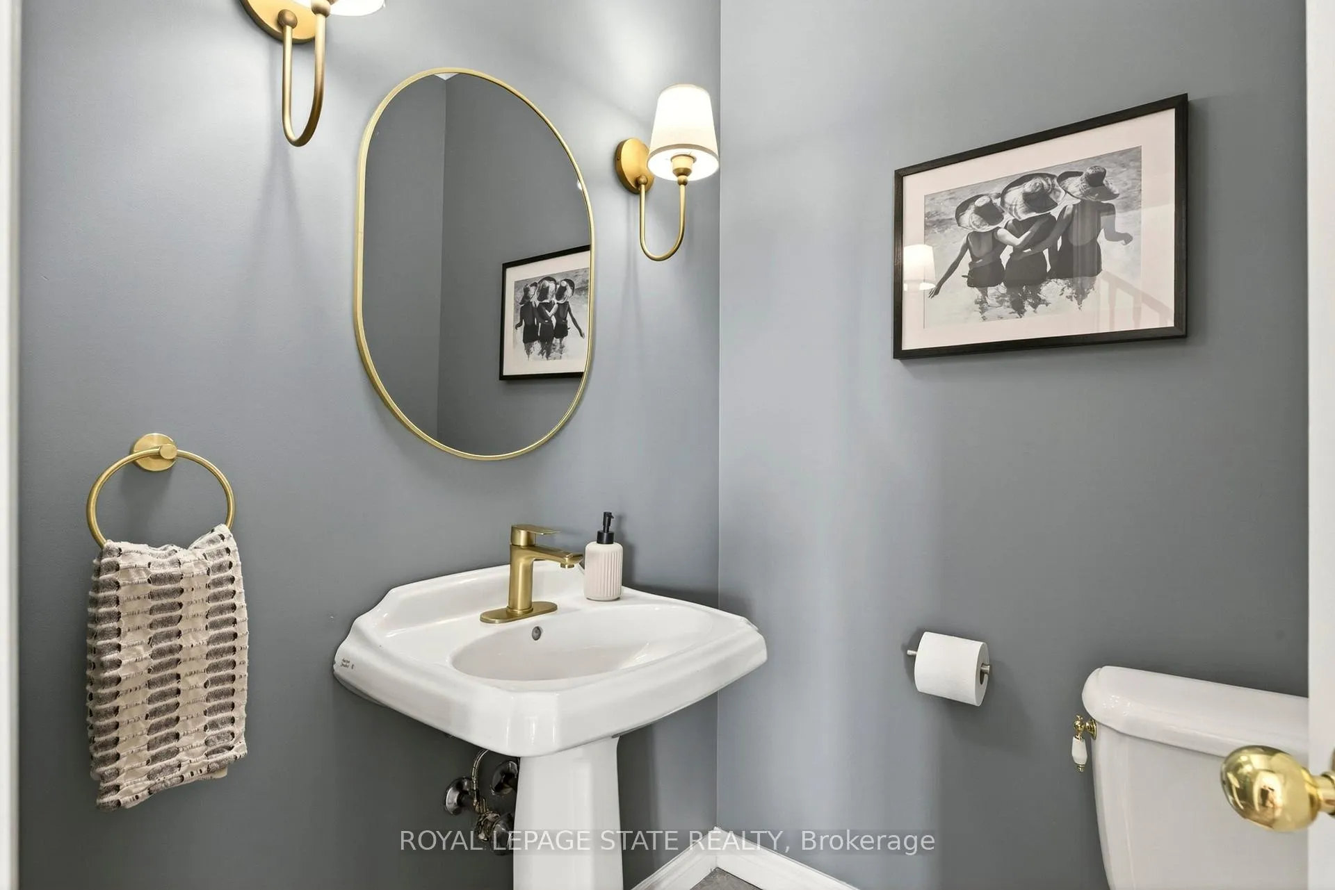 Photo 21 of 39 Distin Drive, Hamilton, Crerar — HOMEH