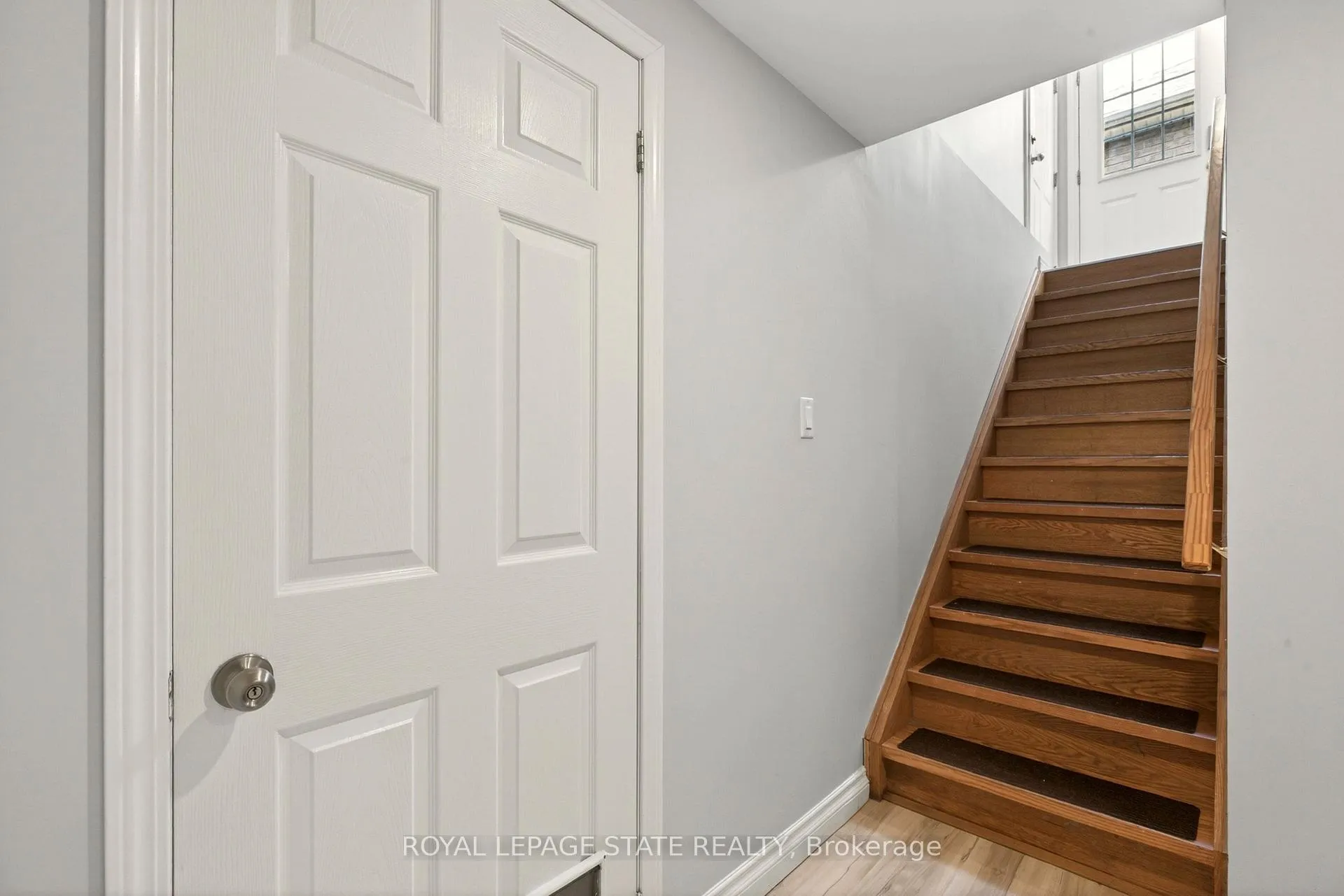 Photo 37 of 39 Distin Drive, Hamilton, Crerar — HOMEH