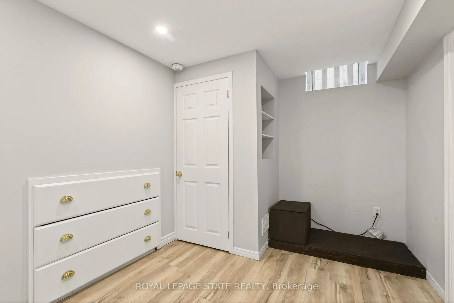 Photo 39 of 39 Distin Drive, Hamilton, Crerar — HOMEH