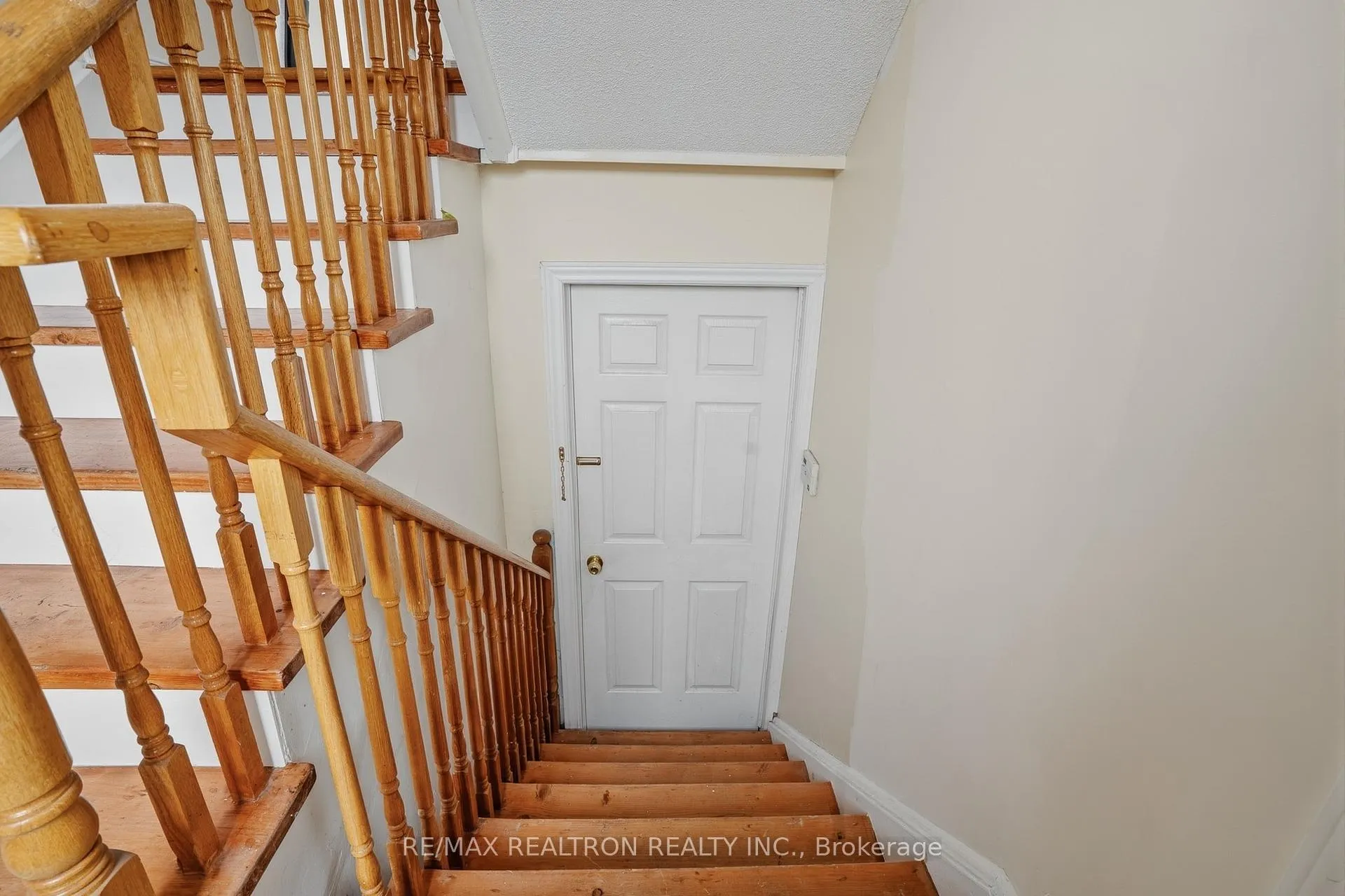 Photo 6 of 2 Eli Shackleton Court, Scarborough, West Hill — HOMEH