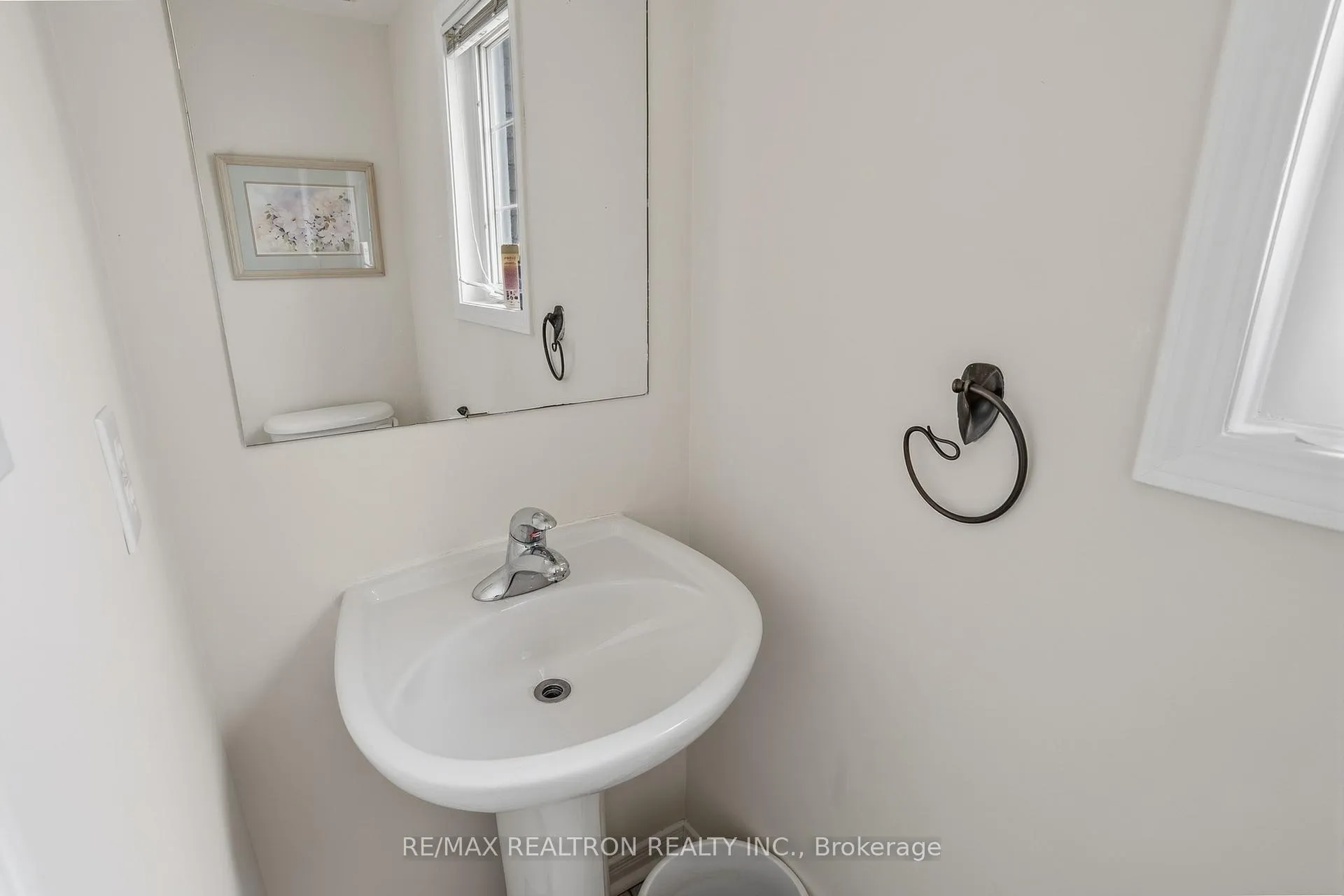 Photo 11 of 2 Eli Shackleton Court, Scarborough, West Hill — HOMEH