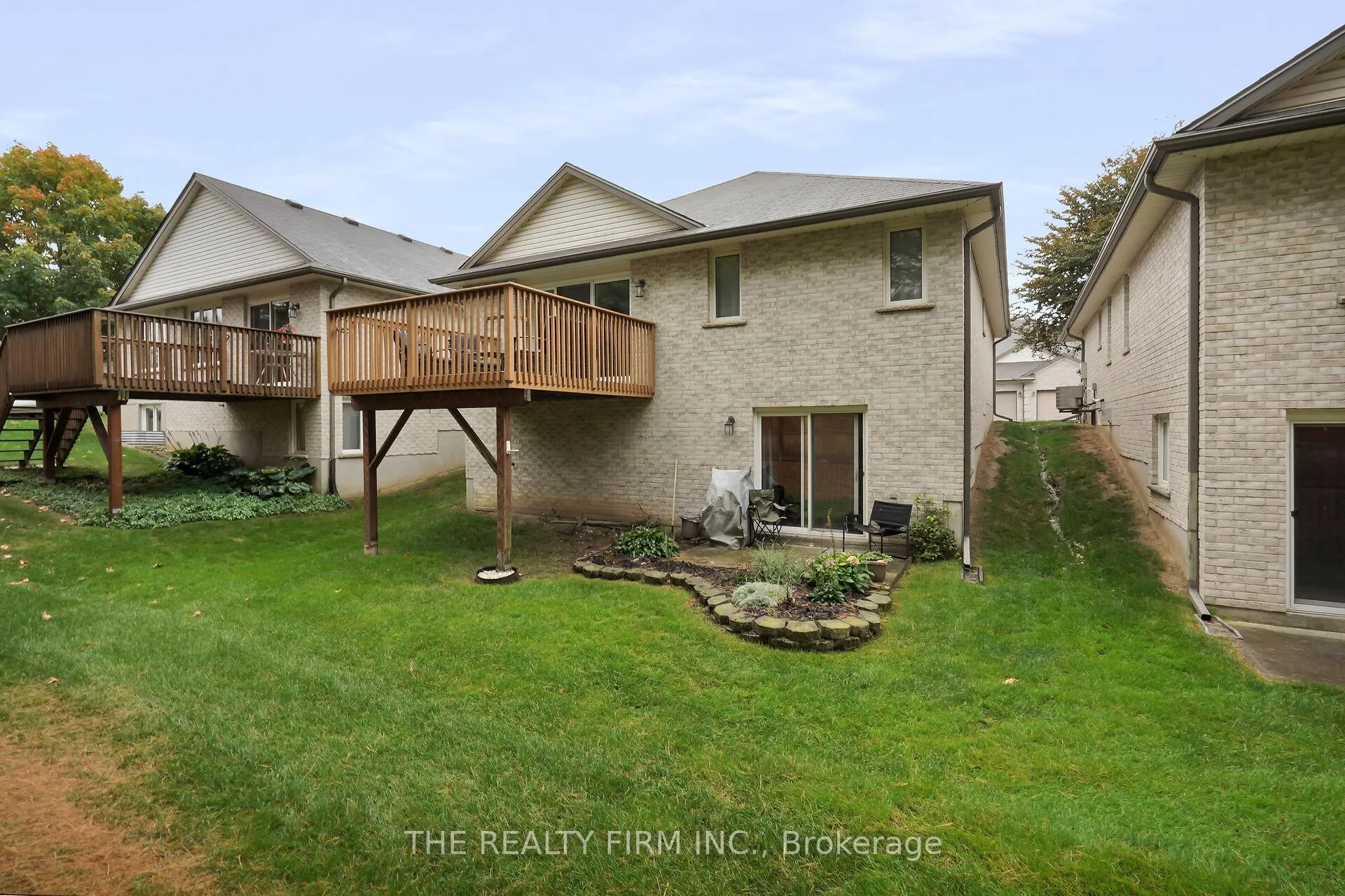 Photo 48 of Unit 17, 20 Windemere Place, St. Thomas — HOMEH