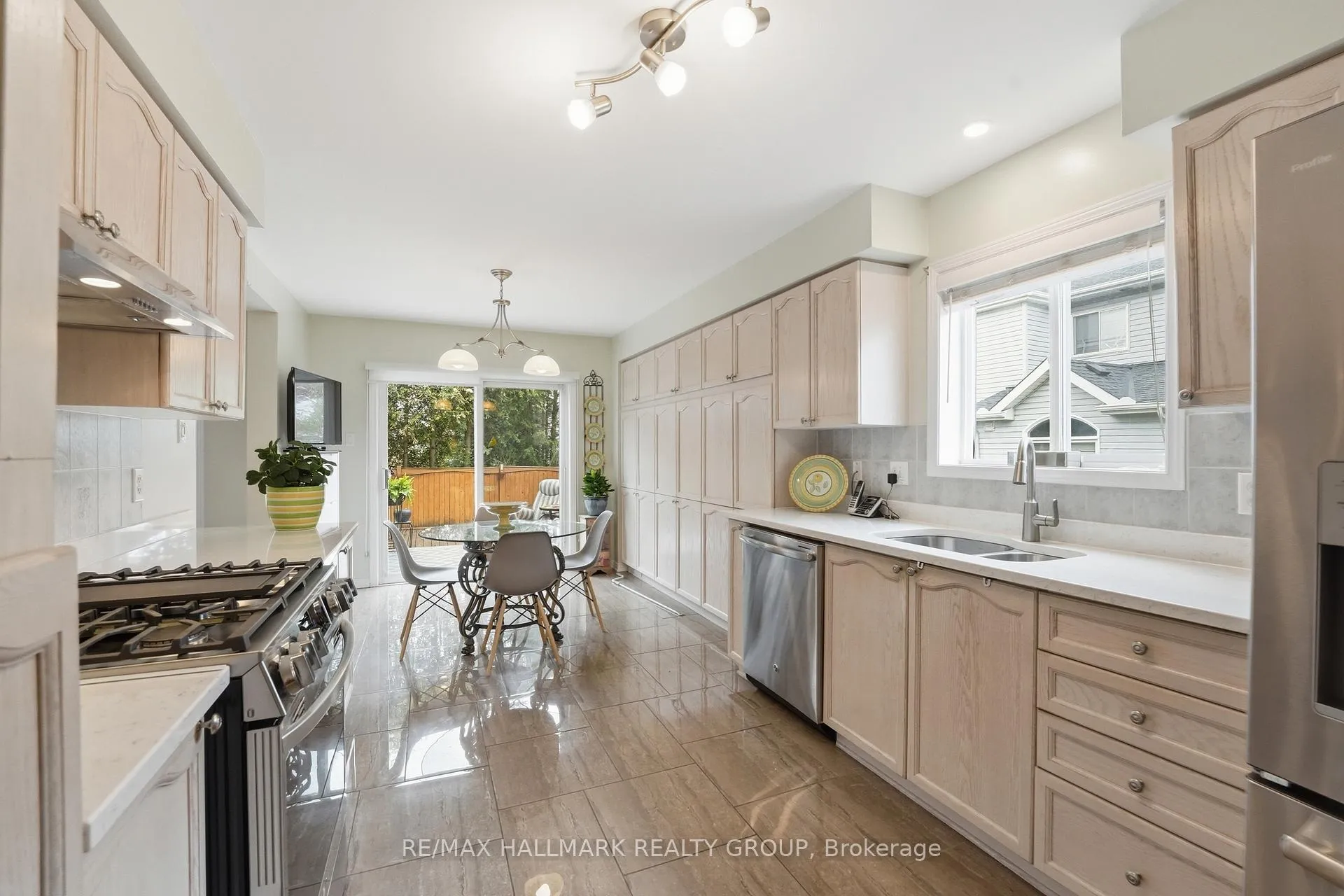 Photo 14 of 36 Palmadeo Drive, Ottawa, Barrhaven - Longfields — HOMEH