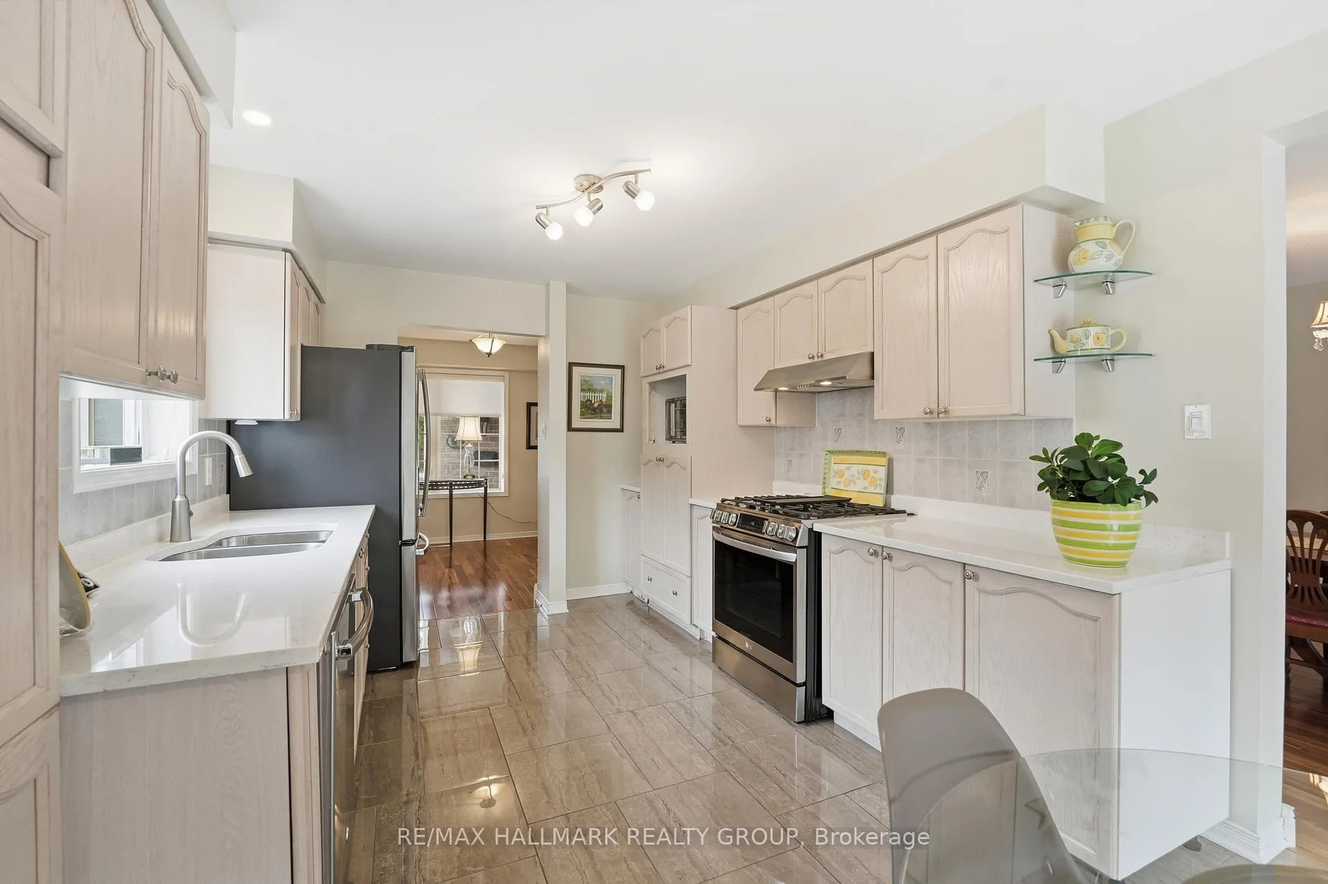 Photo 15 of 36 Palmadeo Drive, Ottawa, Barrhaven - Longfields — HOMEH