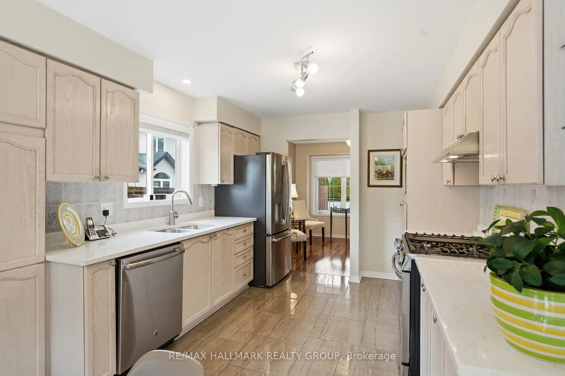 Photo 16 of 36 Palmadeo Drive, Ottawa, Barrhaven - Longfields — HOMEH