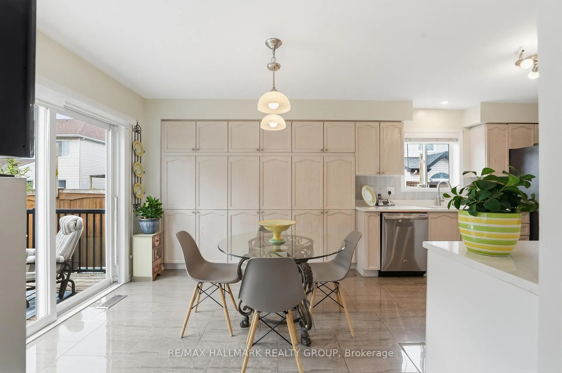 Photo 17 of 36 Palmadeo Drive, Ottawa, Barrhaven - Longfields — HOMEH