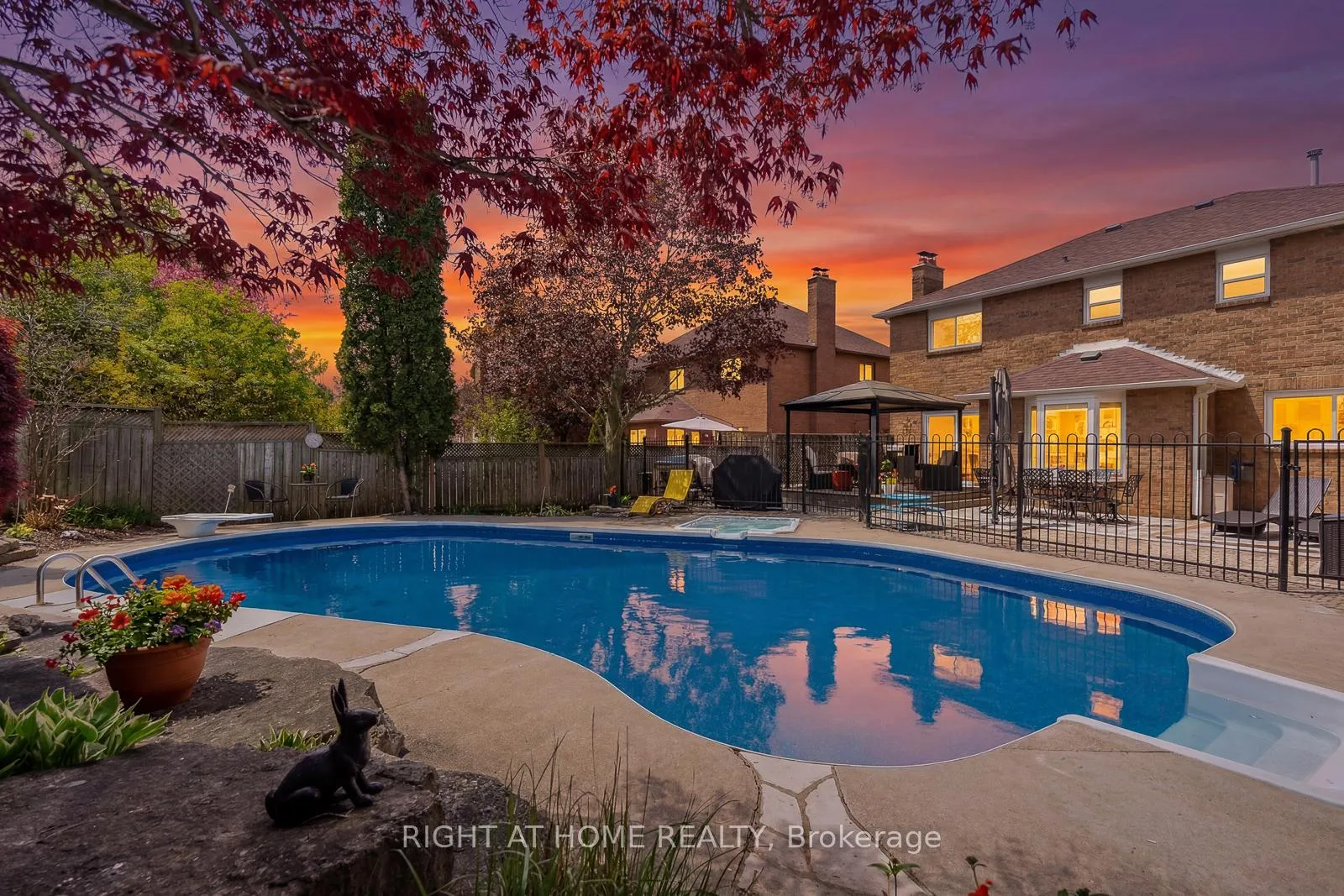 Photo 2 of 41 Christie Drive, Brampton, Snelgrove — HOMEH