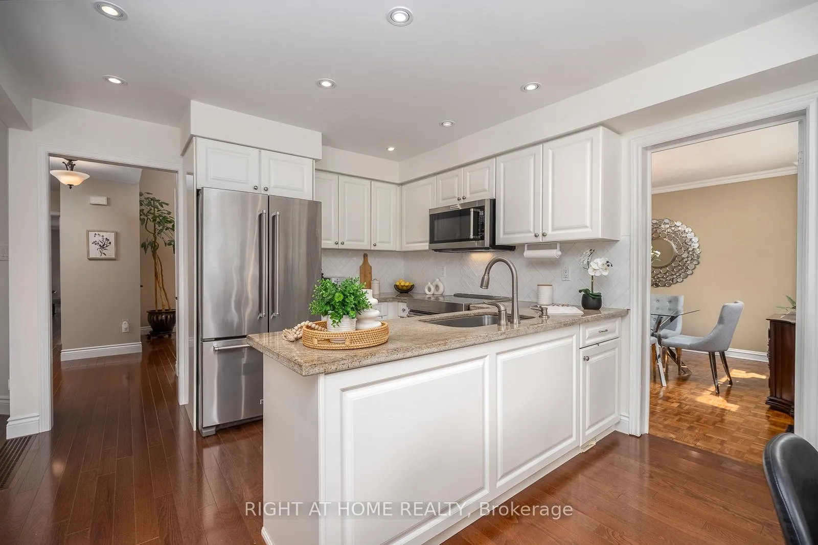 Photo 15 of 41 Christie Drive, Brampton, Snelgrove — HOMEH