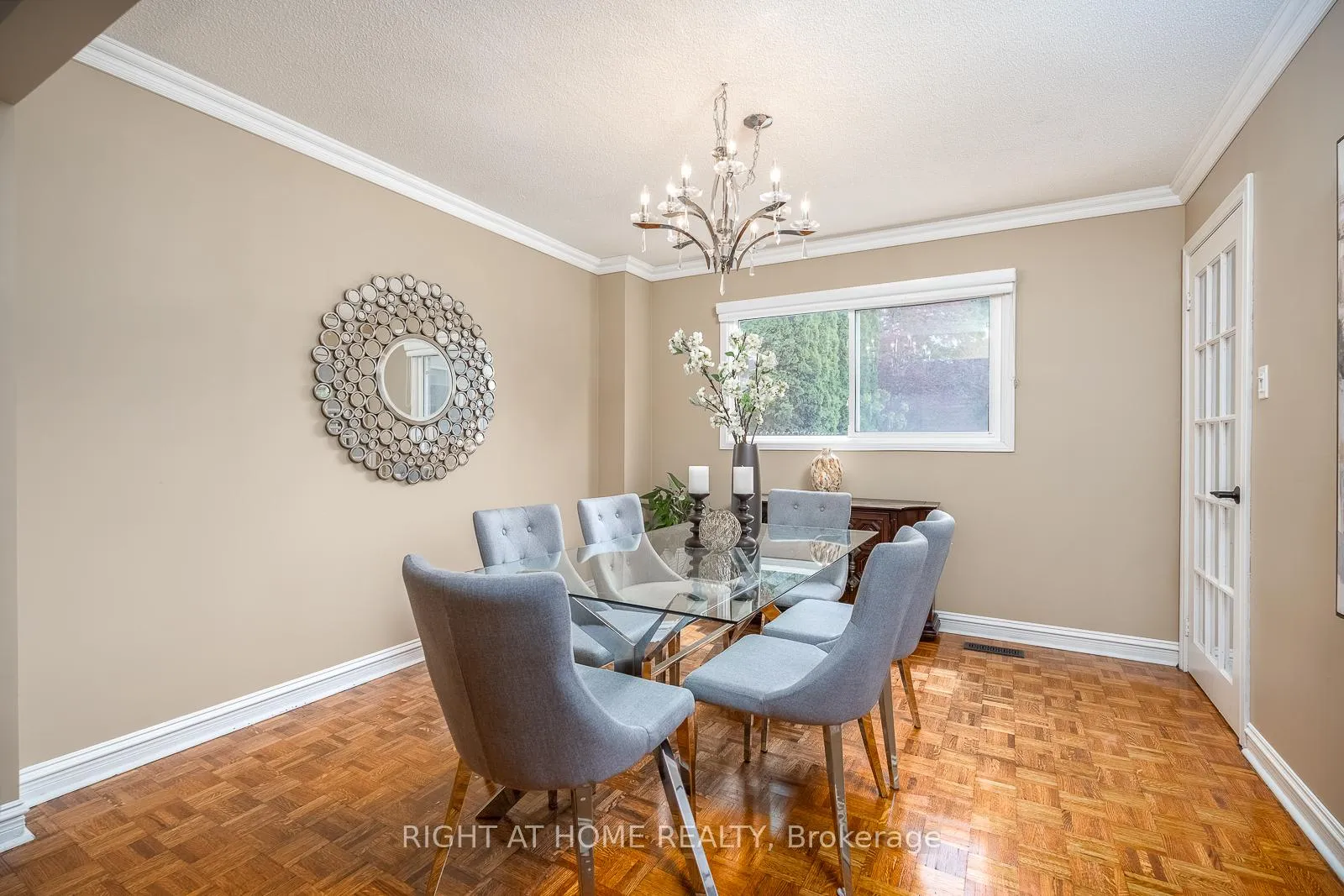 Photo 18 of 41 Christie Drive, Brampton, Snelgrove — HOMEH